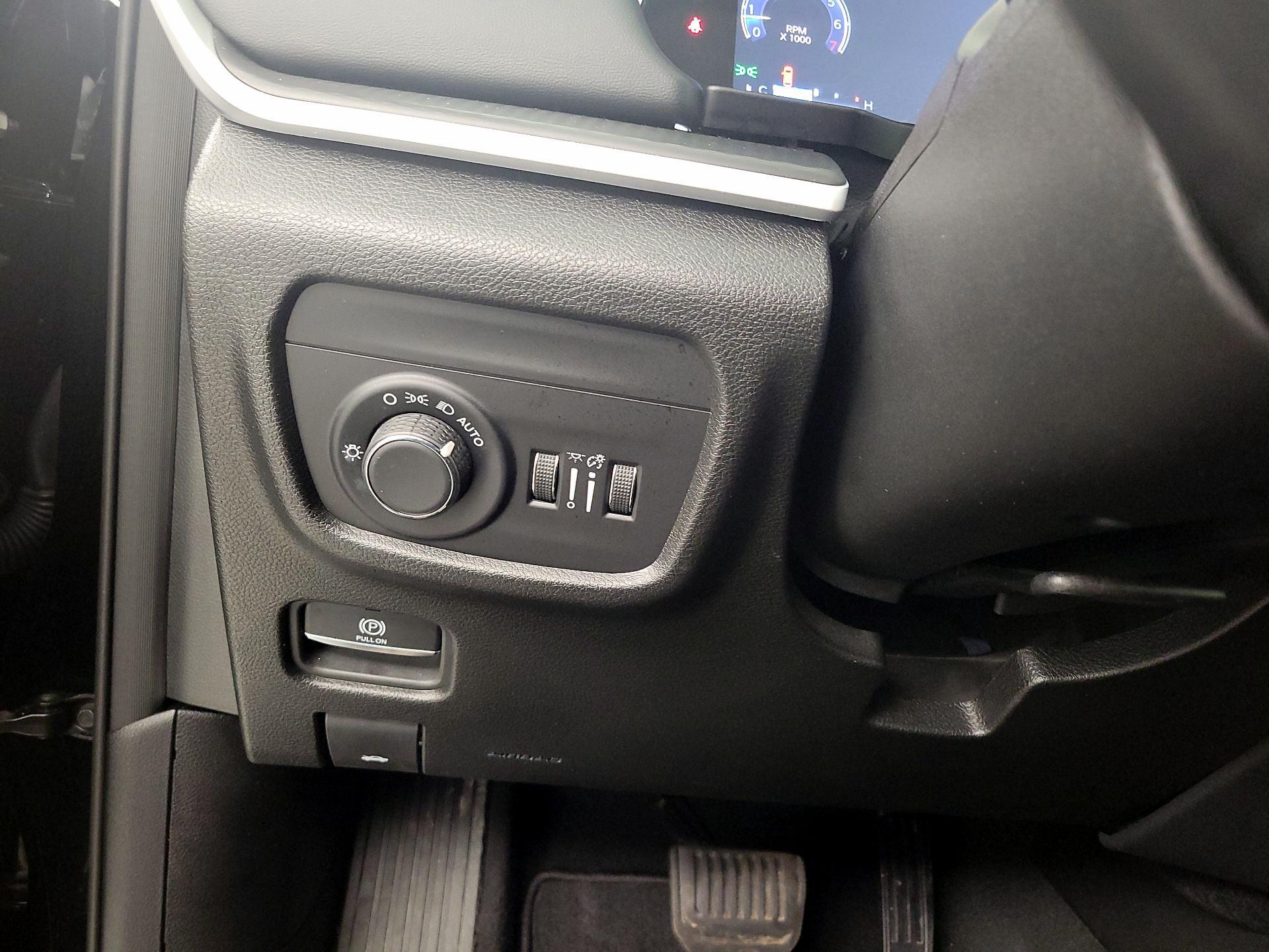 Thumbnail: 2023 Jeep Grand Cherokee - 13