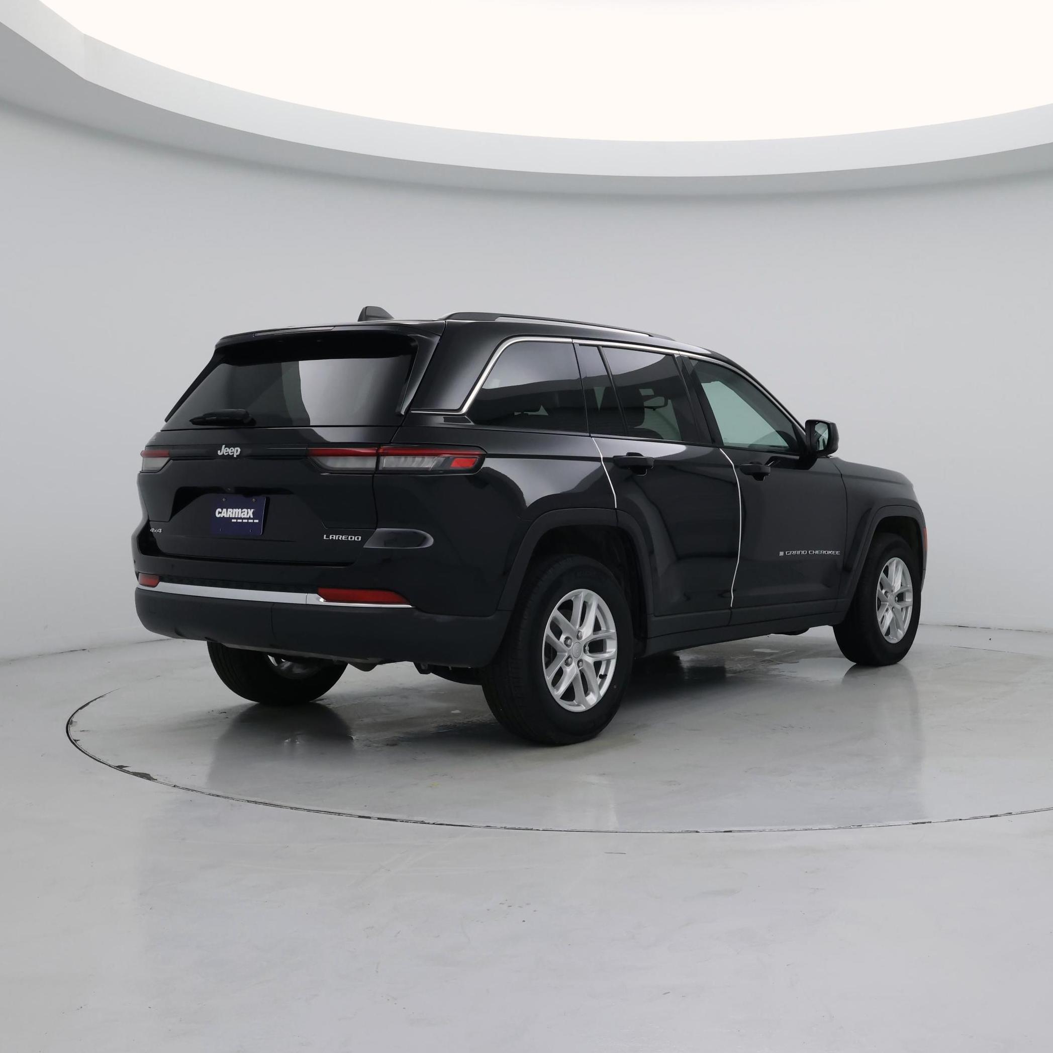 Thumbnail: 2023 Jeep Grand Cherokee - 8