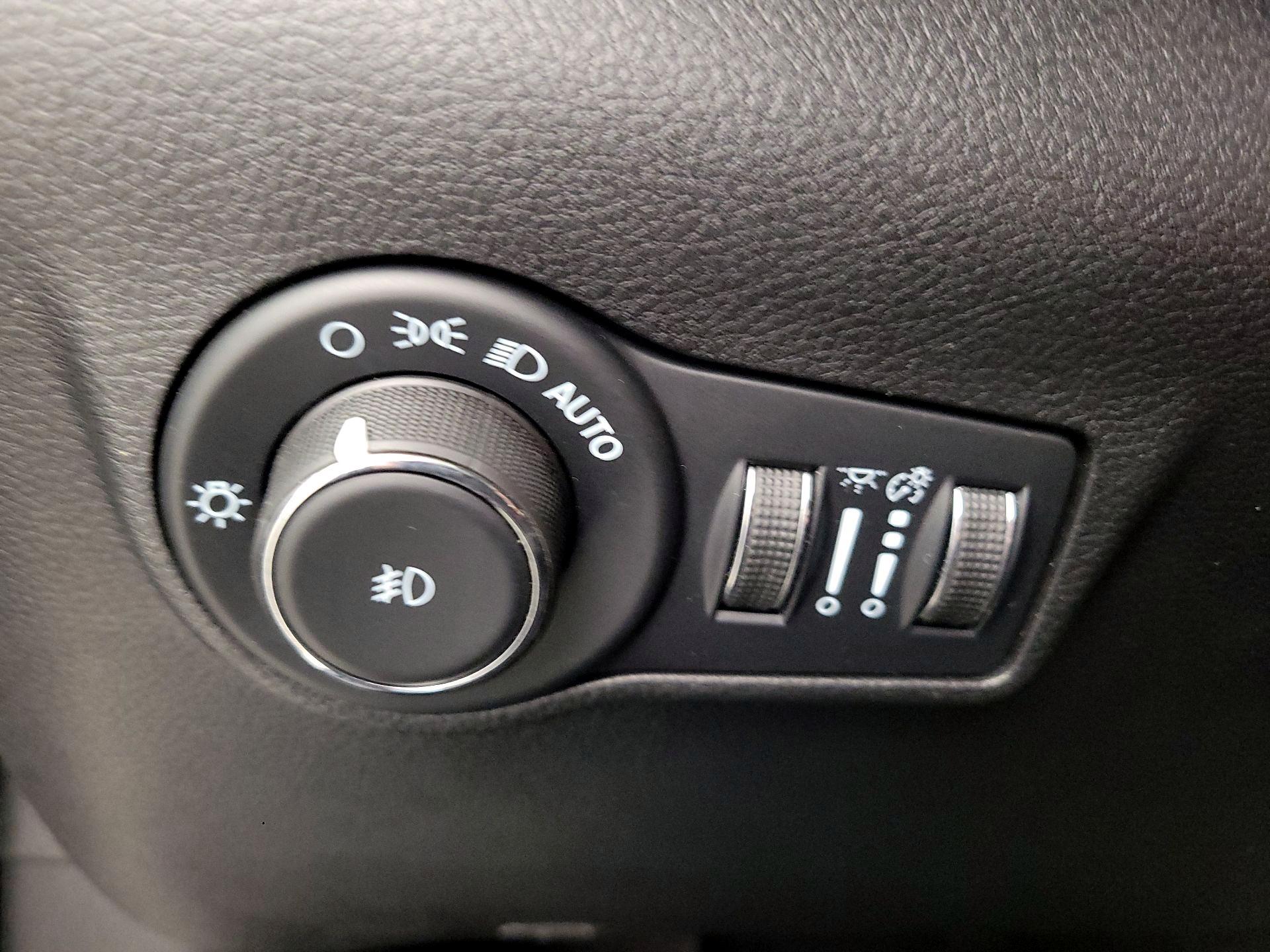Thumbnail: 2022 Jeep Compass - 13