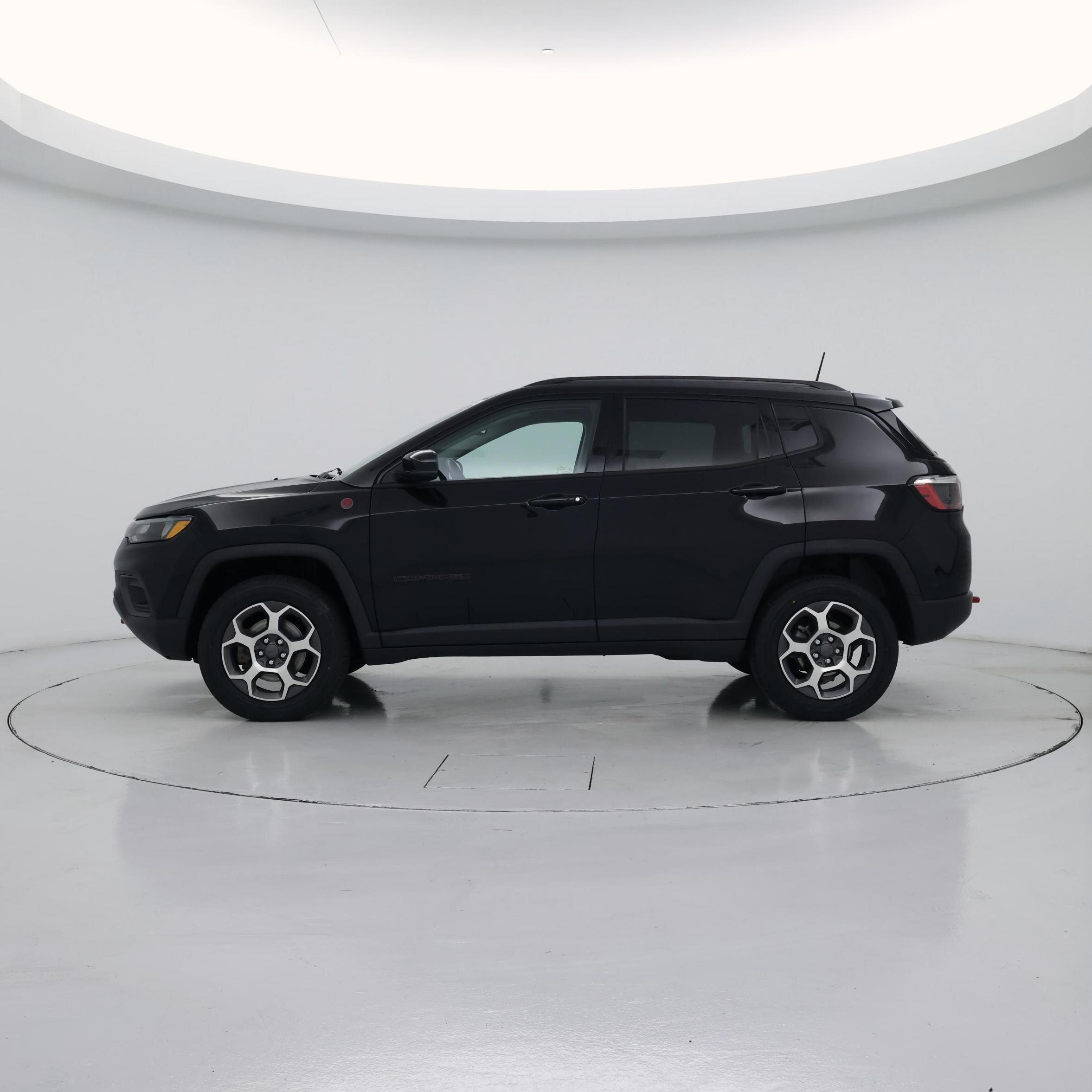 Thumbnail: 2022 Jeep Compass - 3