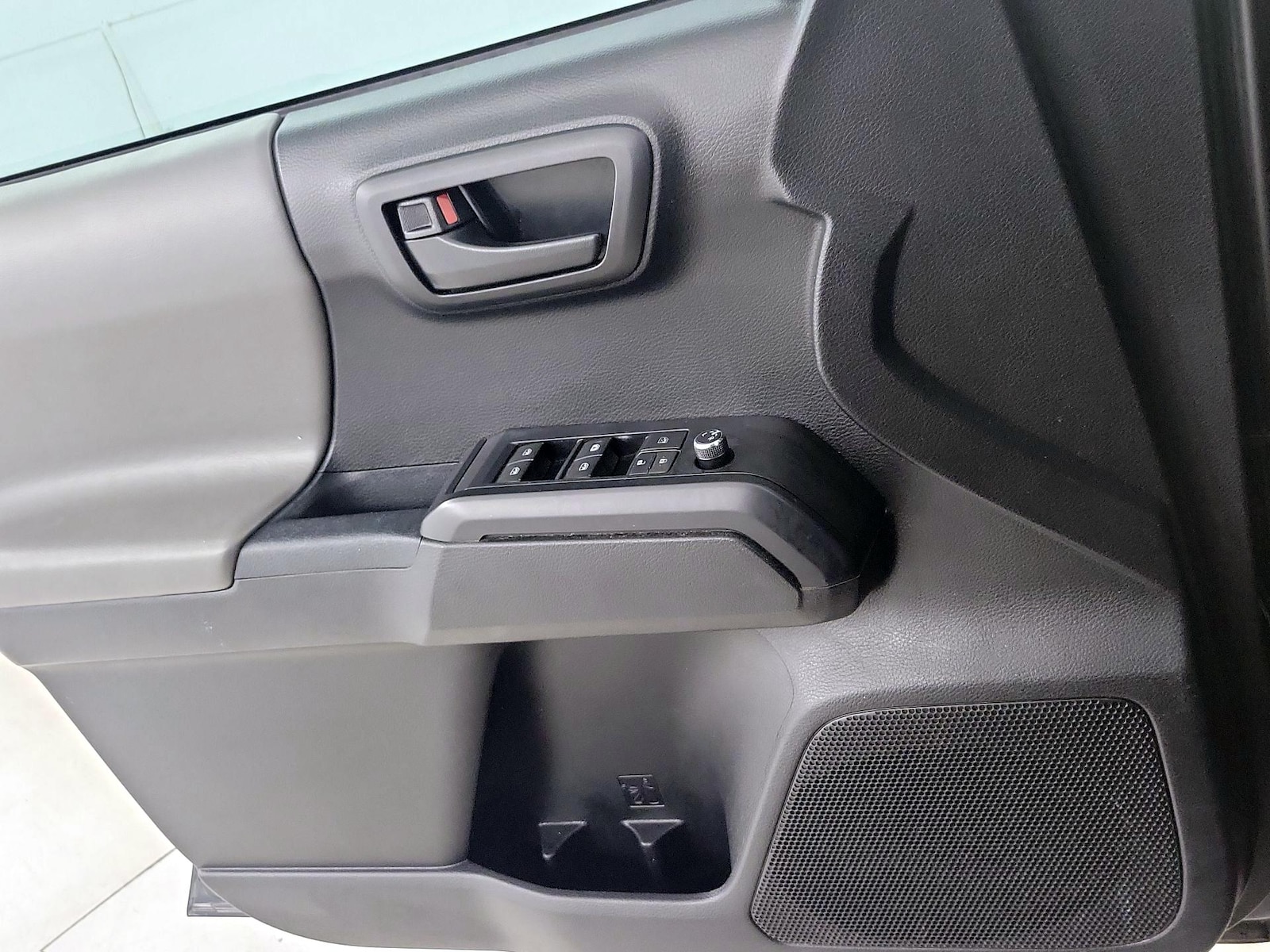 2017 Toyota Tacoma SR - Photo 13