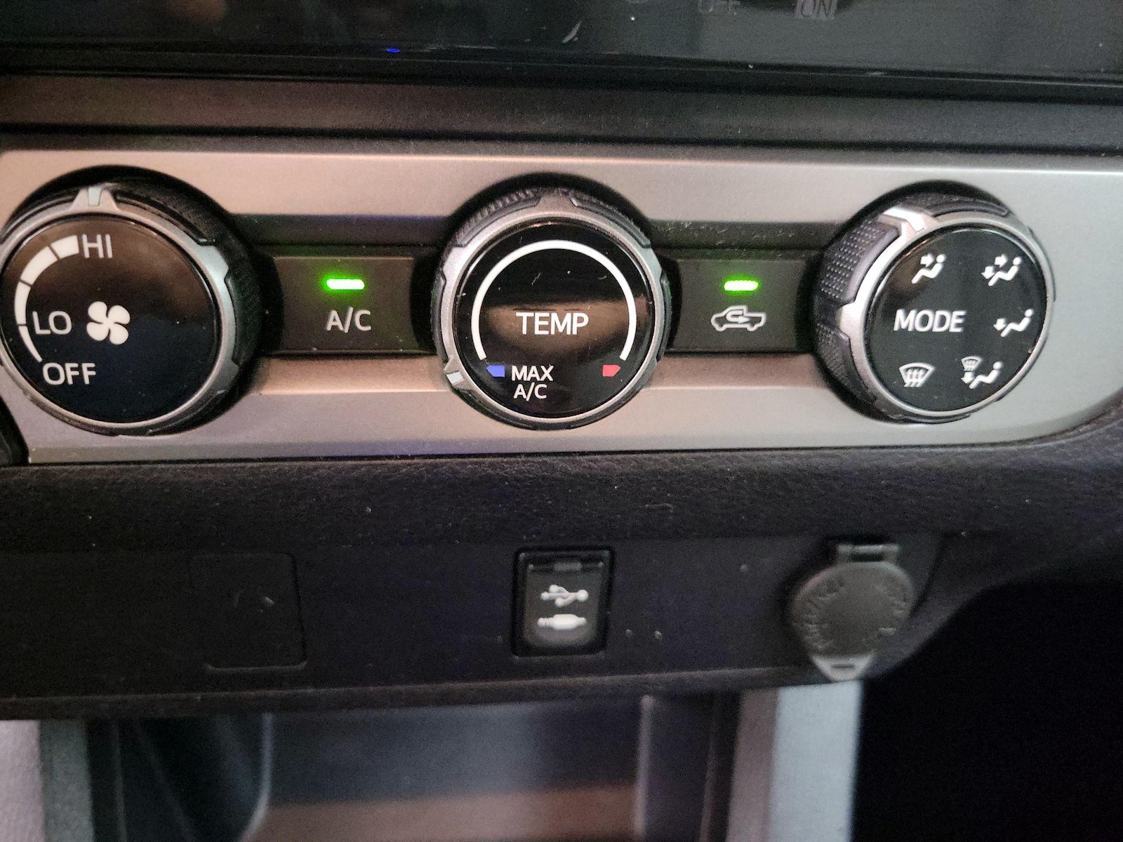 2017 Toyota Tacoma SR - Photo 17