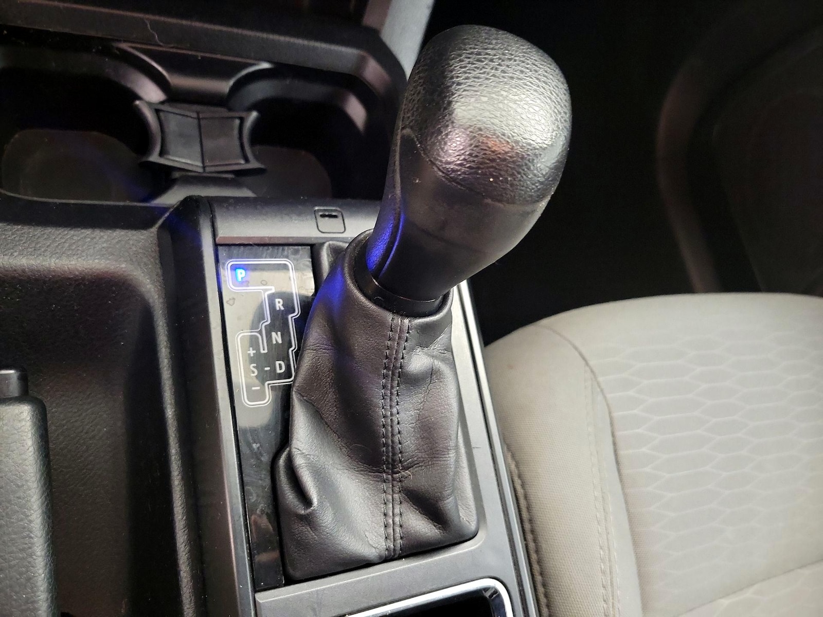 2017 Toyota Tacoma SR - Photo 18