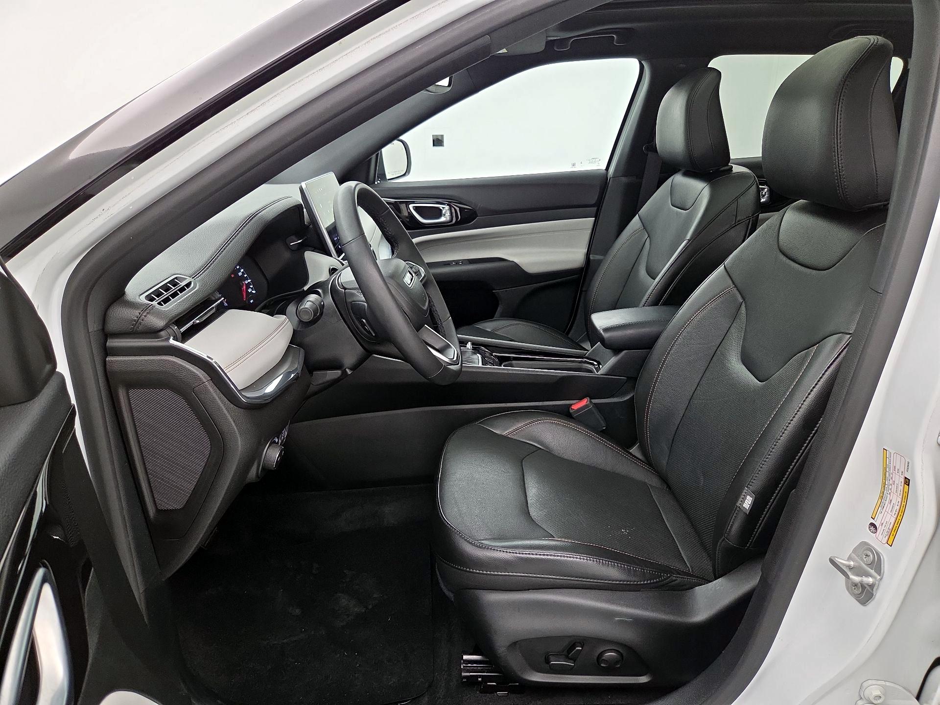 Thumbnail: 2023 Jeep Compass - 11