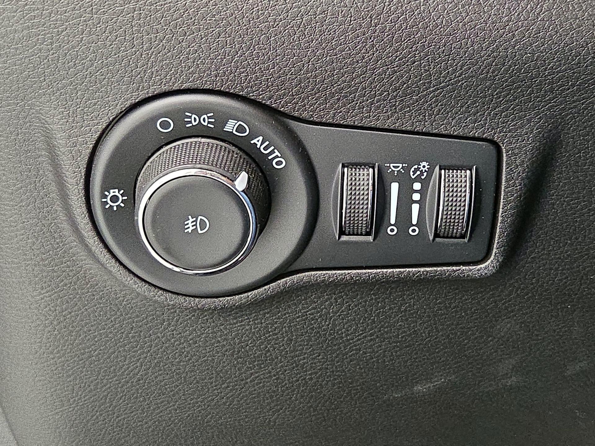 Thumbnail: 2023 Jeep Compass - 13