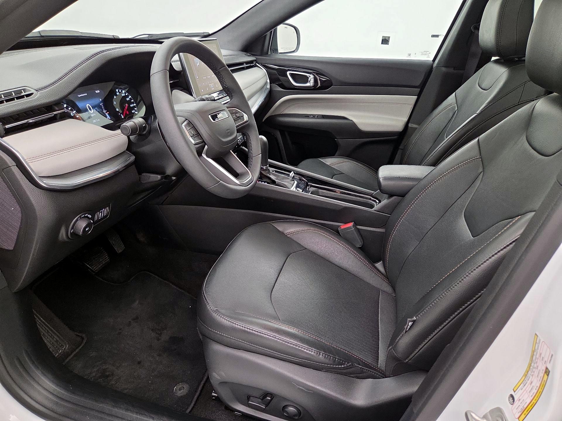 Thumbnail: 2023 Jeep Compass - 11
