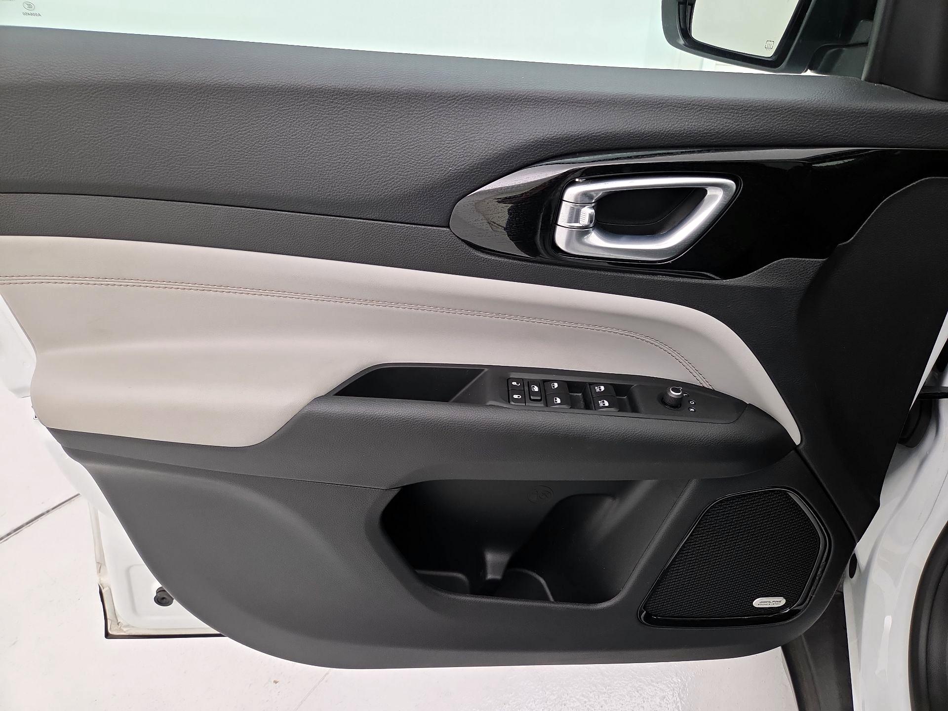 Thumbnail: 2023 Jeep Compass - 12
