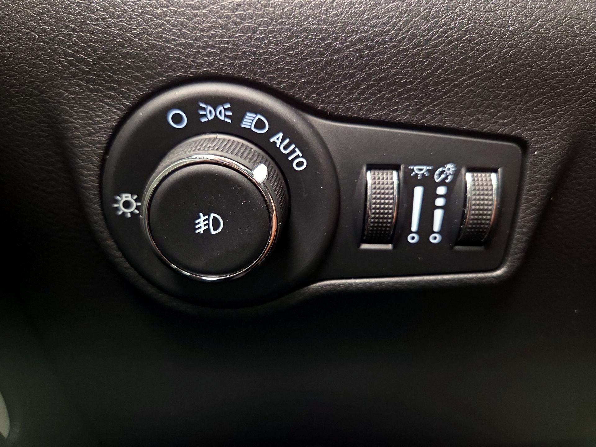 Thumbnail: 2023 Jeep Compass - 13