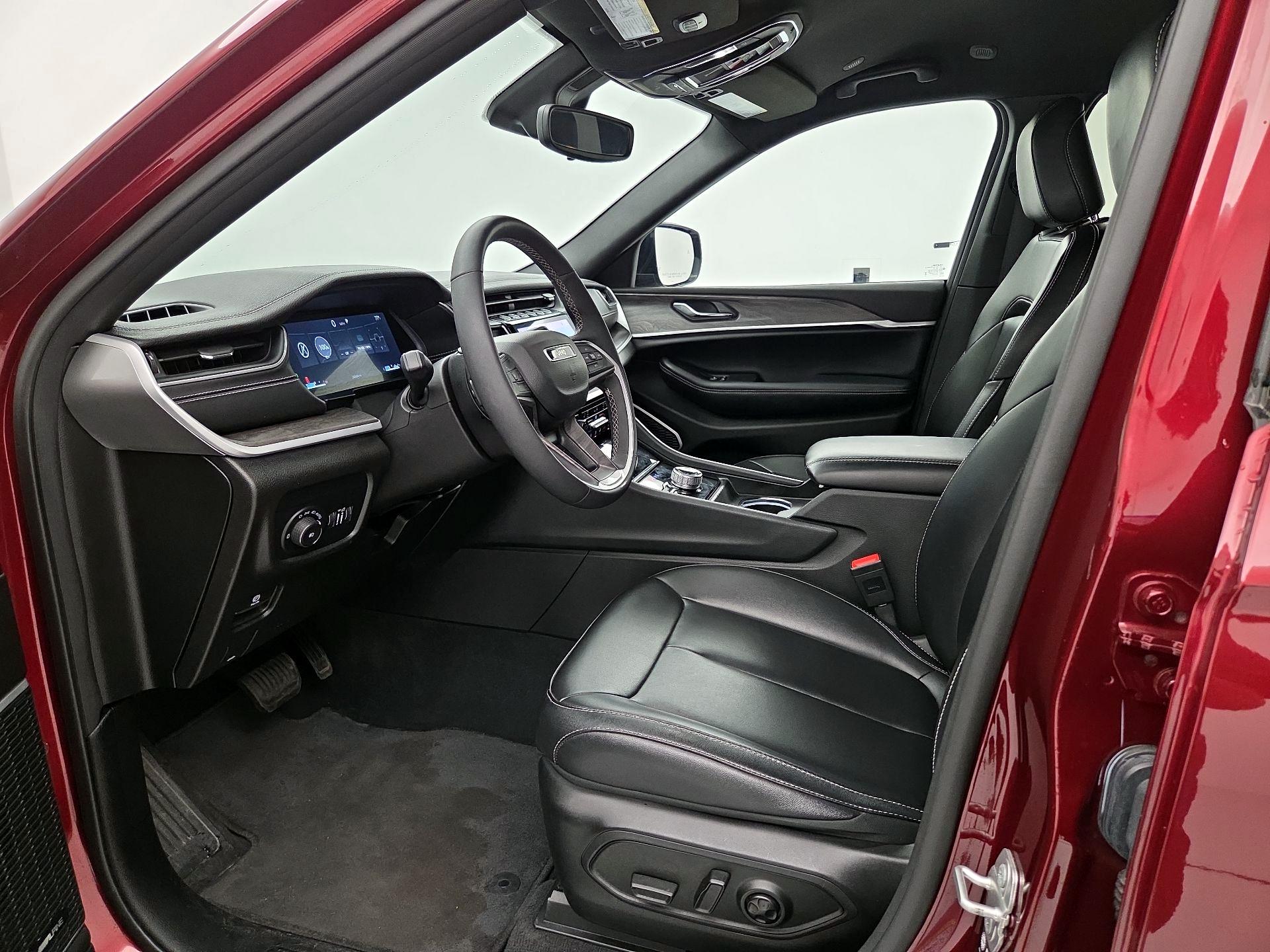 Thumbnail: 2024 Jeep Grand Cherokee L - 11