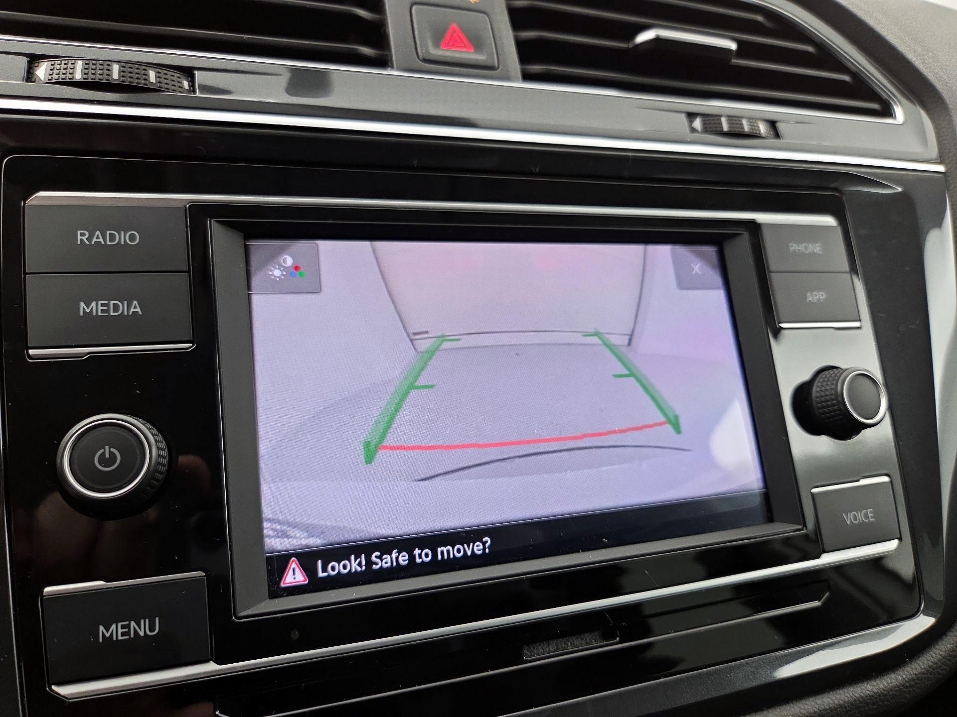 Thumbnail: 2021 Volkswagen Tiguan - 14