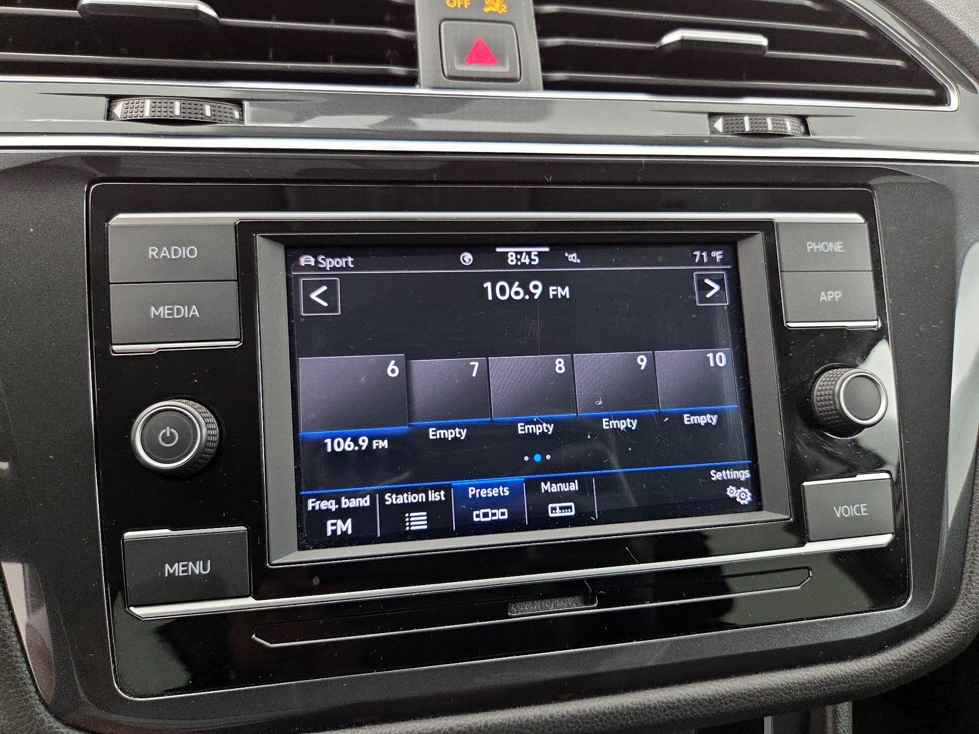Thumbnail: 2021 Volkswagen Tiguan - 15