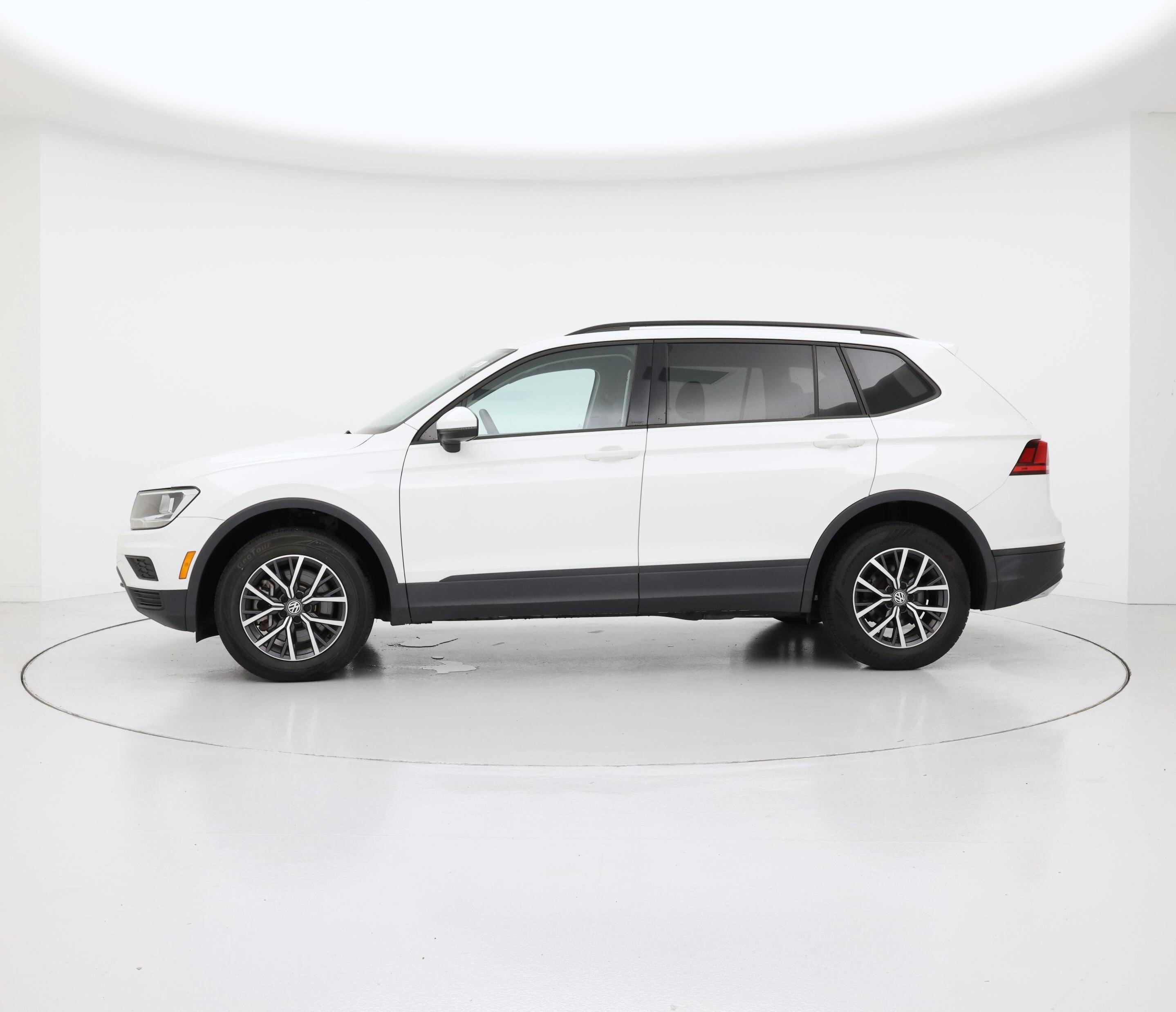 Thumbnail: 2021 Volkswagen Tiguan - 3