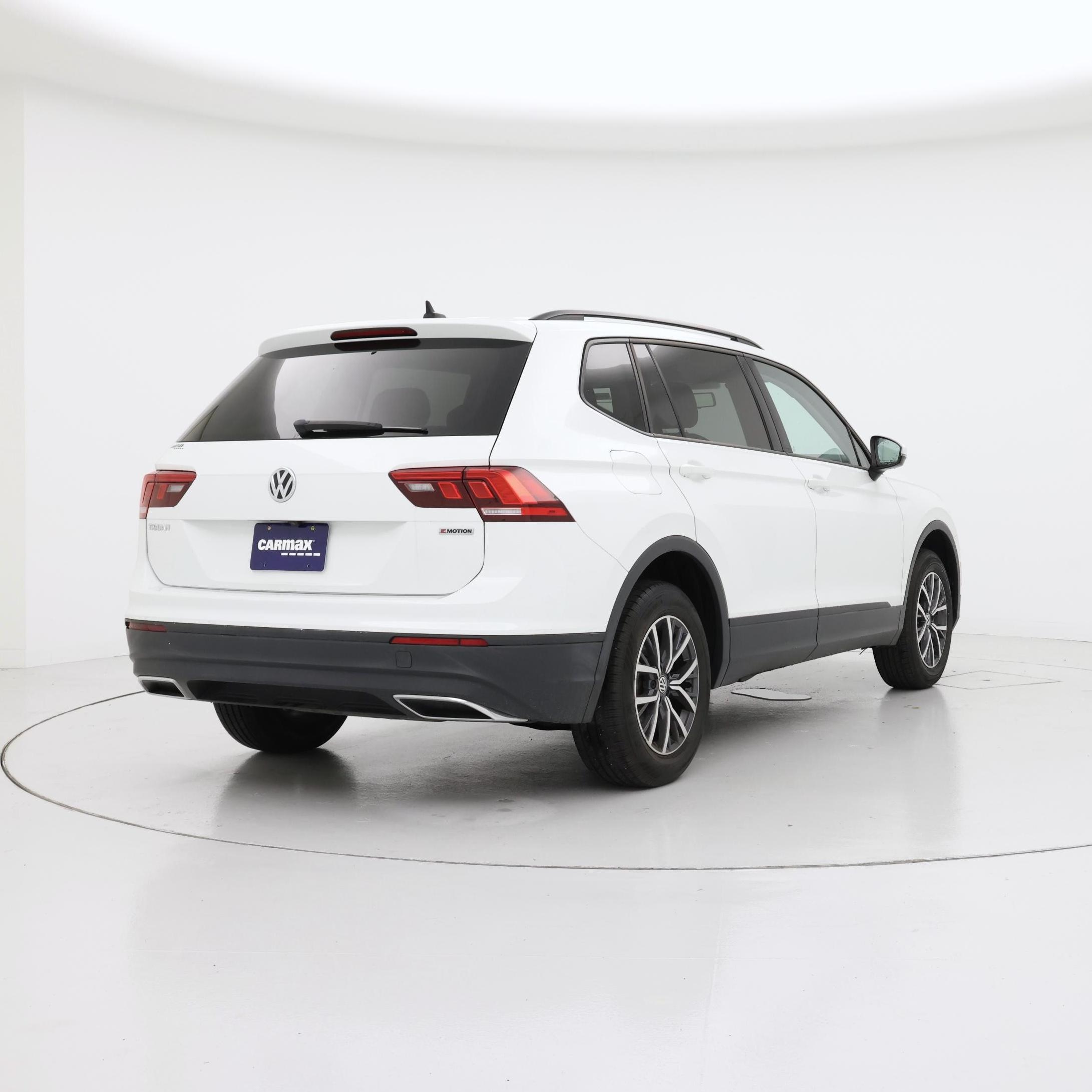 Thumbnail: 2021 Volkswagen Tiguan - 8