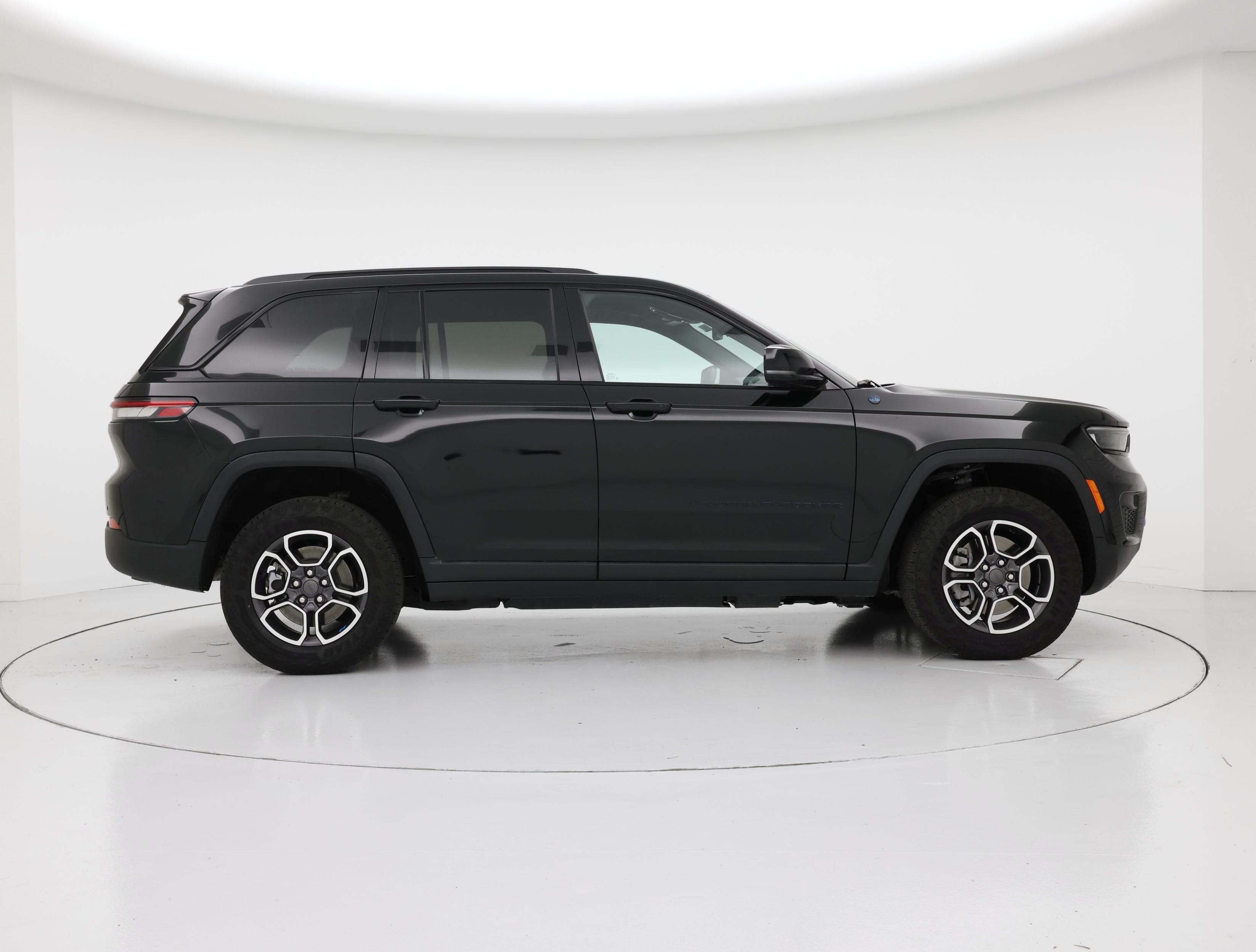Thumbnail: 2022 Jeep Grand Cherokee - 7