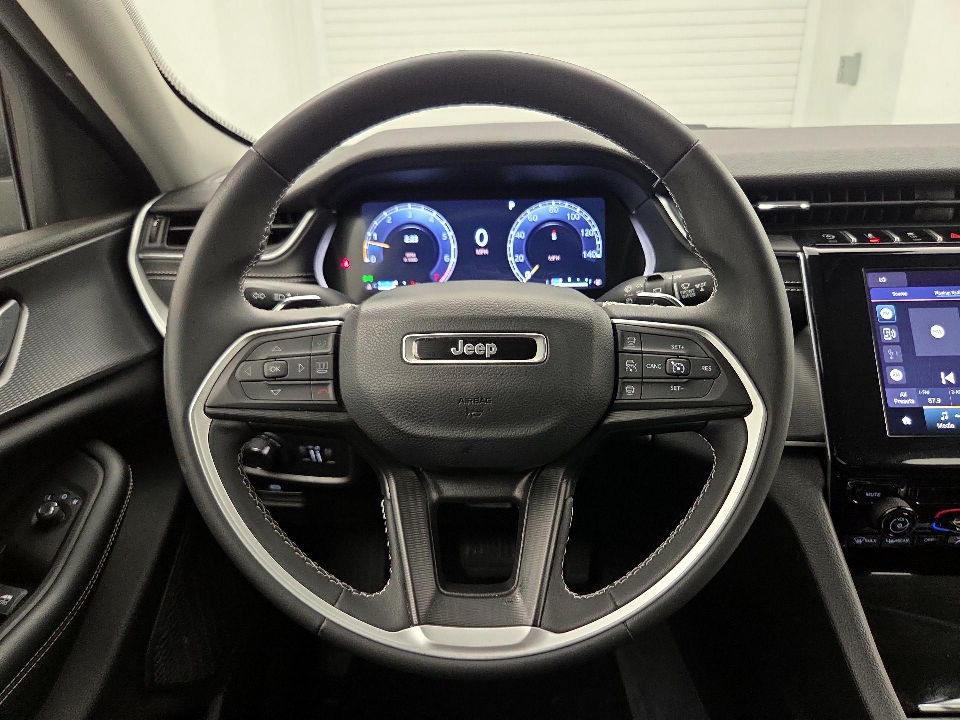 Thumbnail: 2023 Jeep Grand Cherokee - 10
