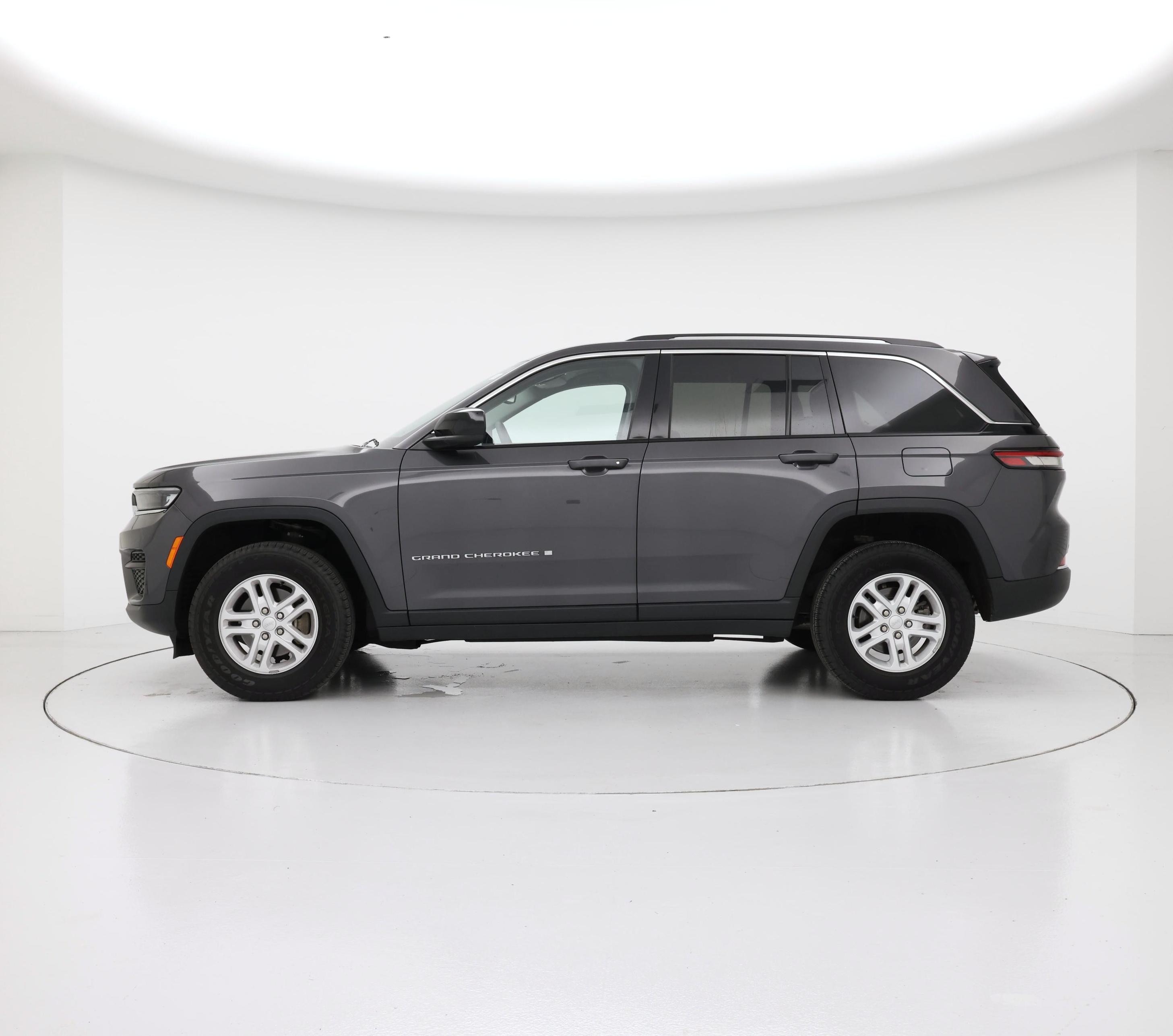 Thumbnail: 2023 Jeep Grand Cherokee - 3