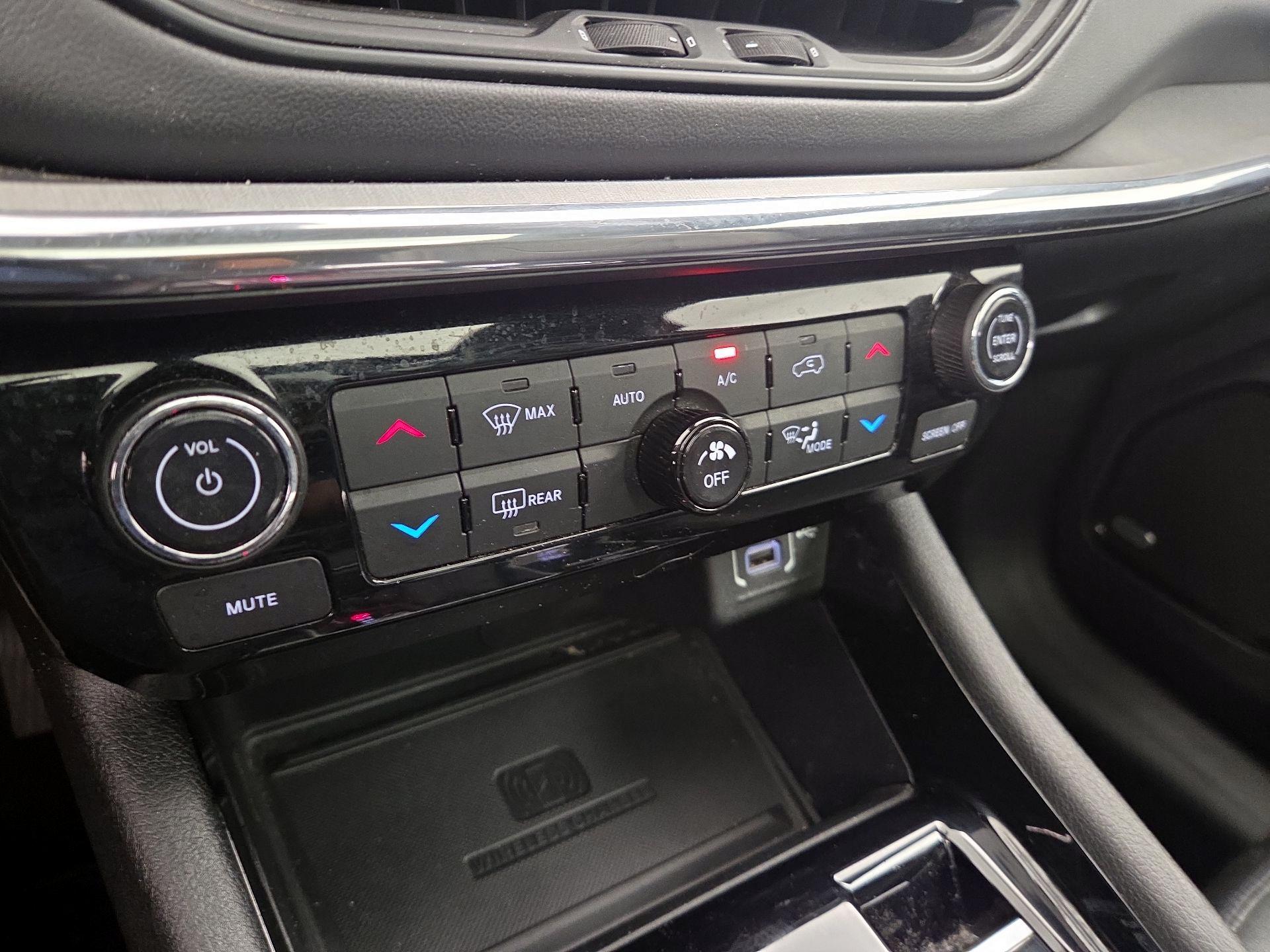 Thumbnail: 2023 Jeep Compass - 17