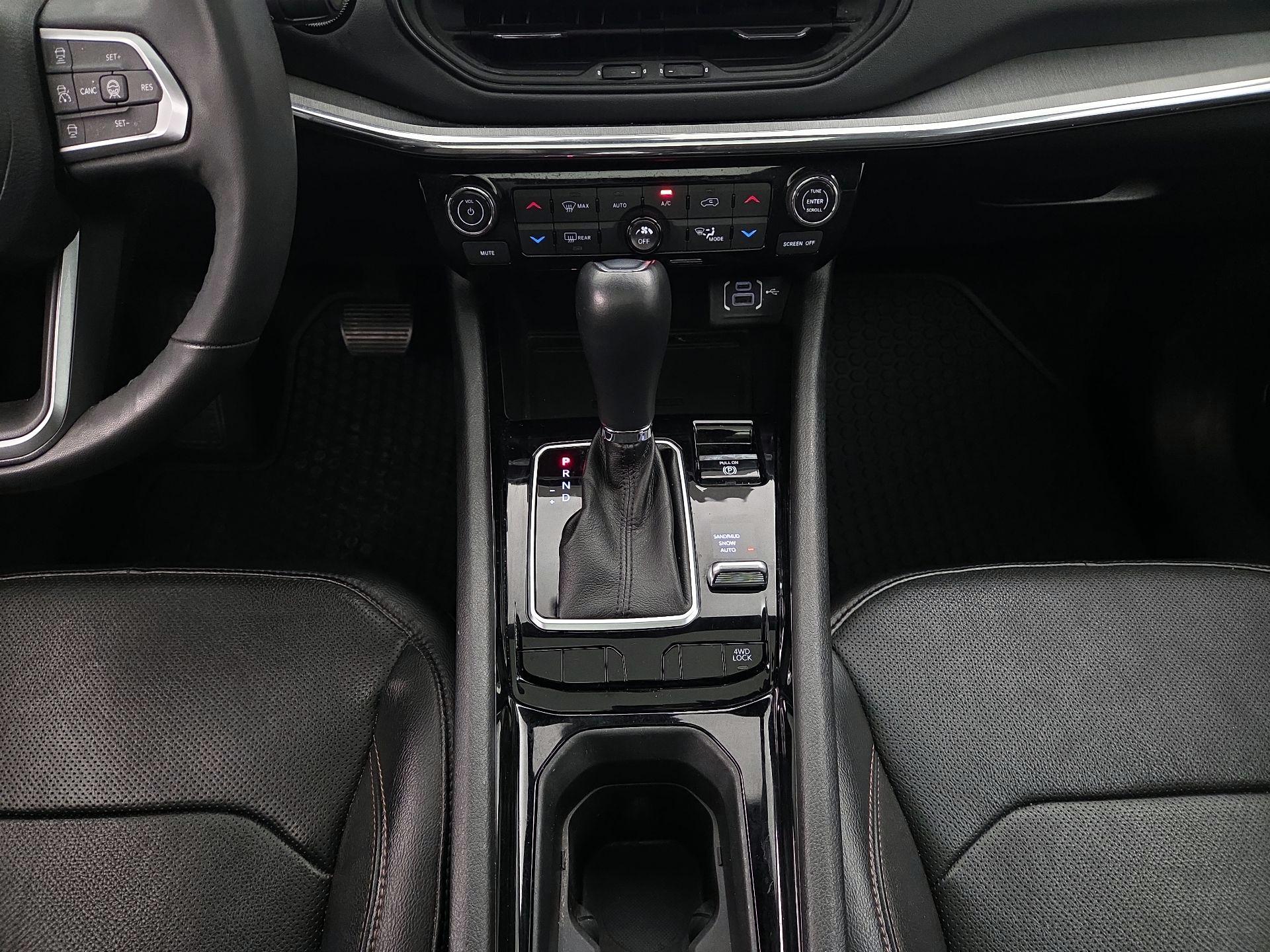 Thumbnail: 2023 Jeep Compass - 18