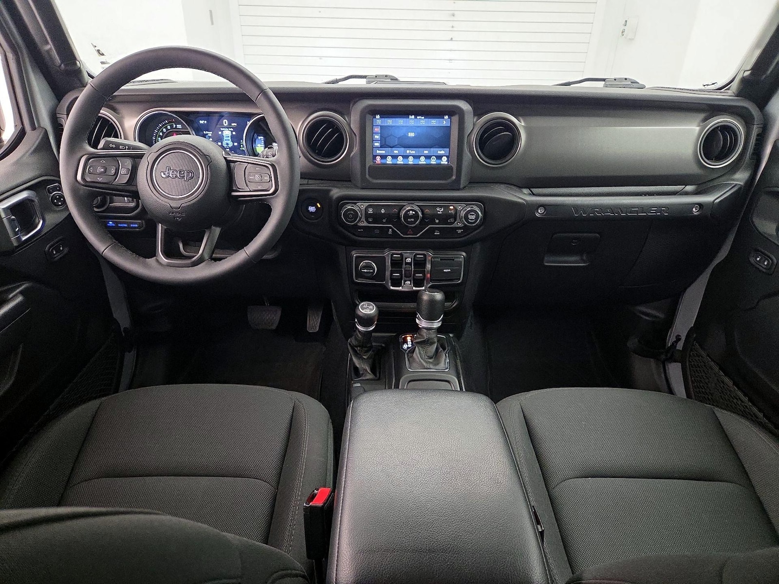 Apple CarPlay® & Android Auto™