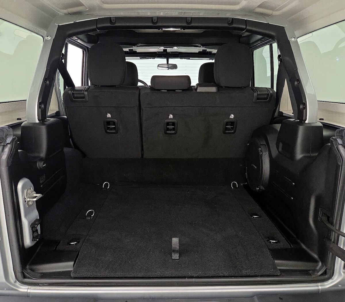 Trunk/Cargo (Seats Up)