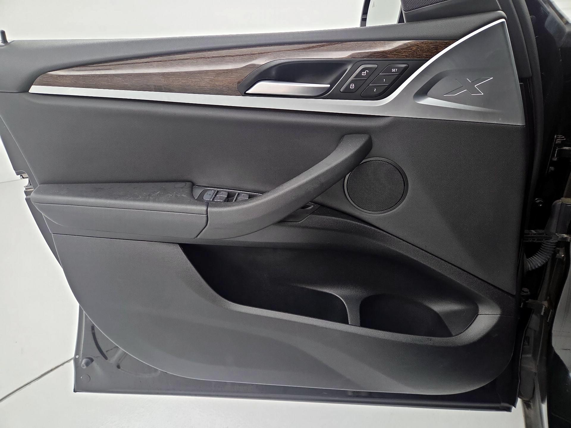 Thumbnail: 2021 BMW X3 - 12