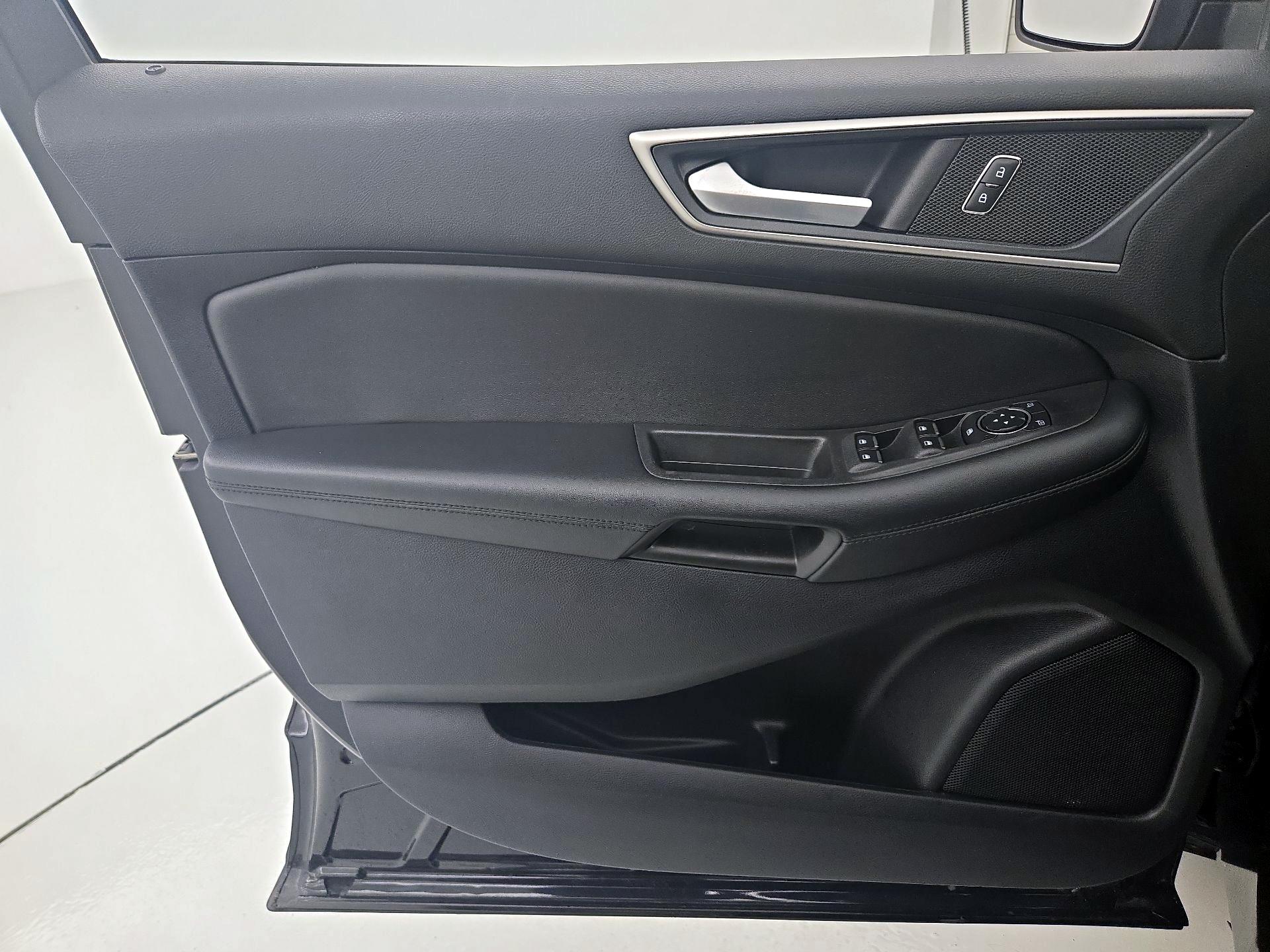 Thumbnail: 2021 Ford Edge - 12
