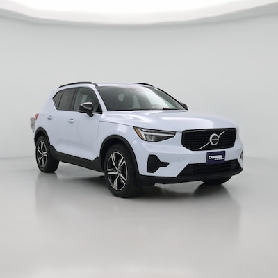 2024 Volvo XC40 B5 Core Dark Theme