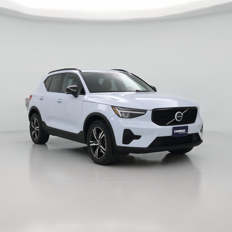 2024 Volvo XC40 B5 Core Dark Theme