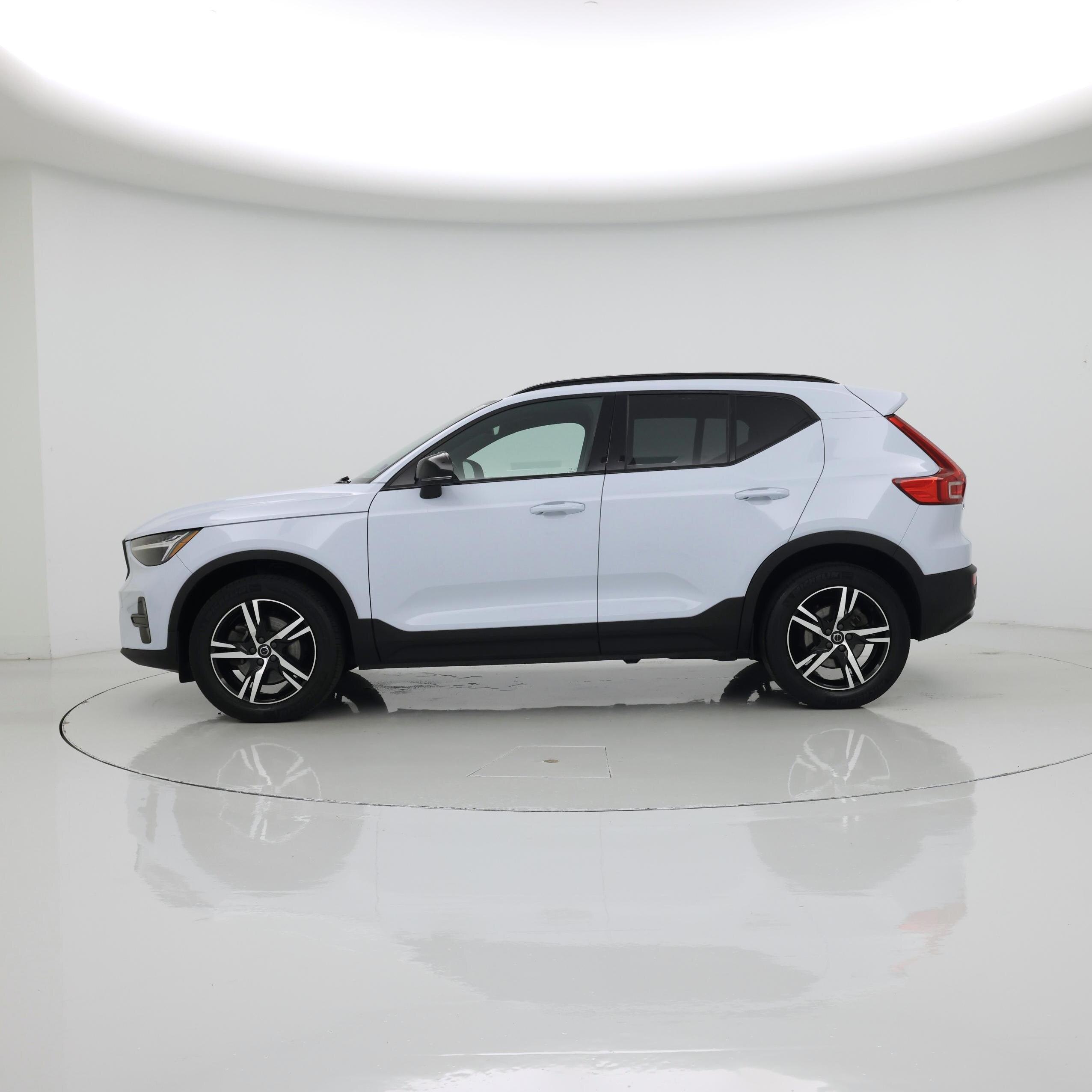 Thumbnail: 2024 Volvo XC40 - 3