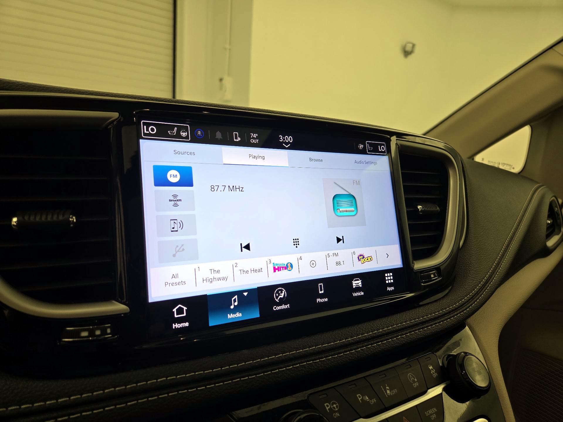 Thumbnail: 2024 Chrysler Pacifica - 15