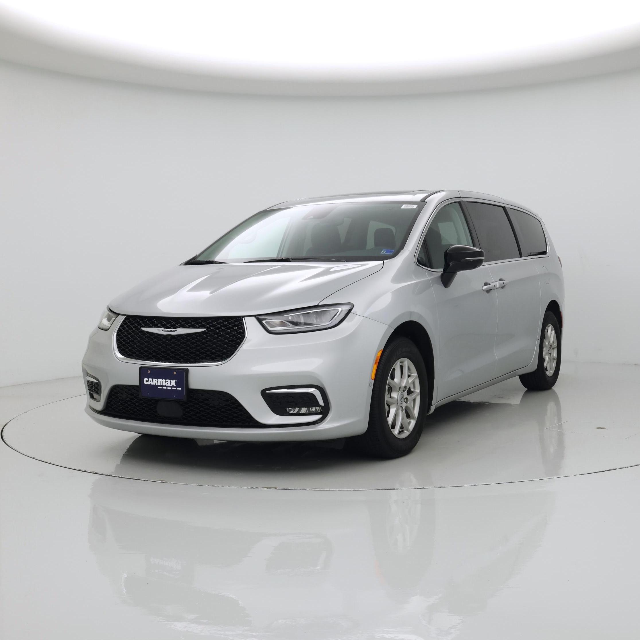 Thumbnail: 2024 Chrysler Pacifica - 4