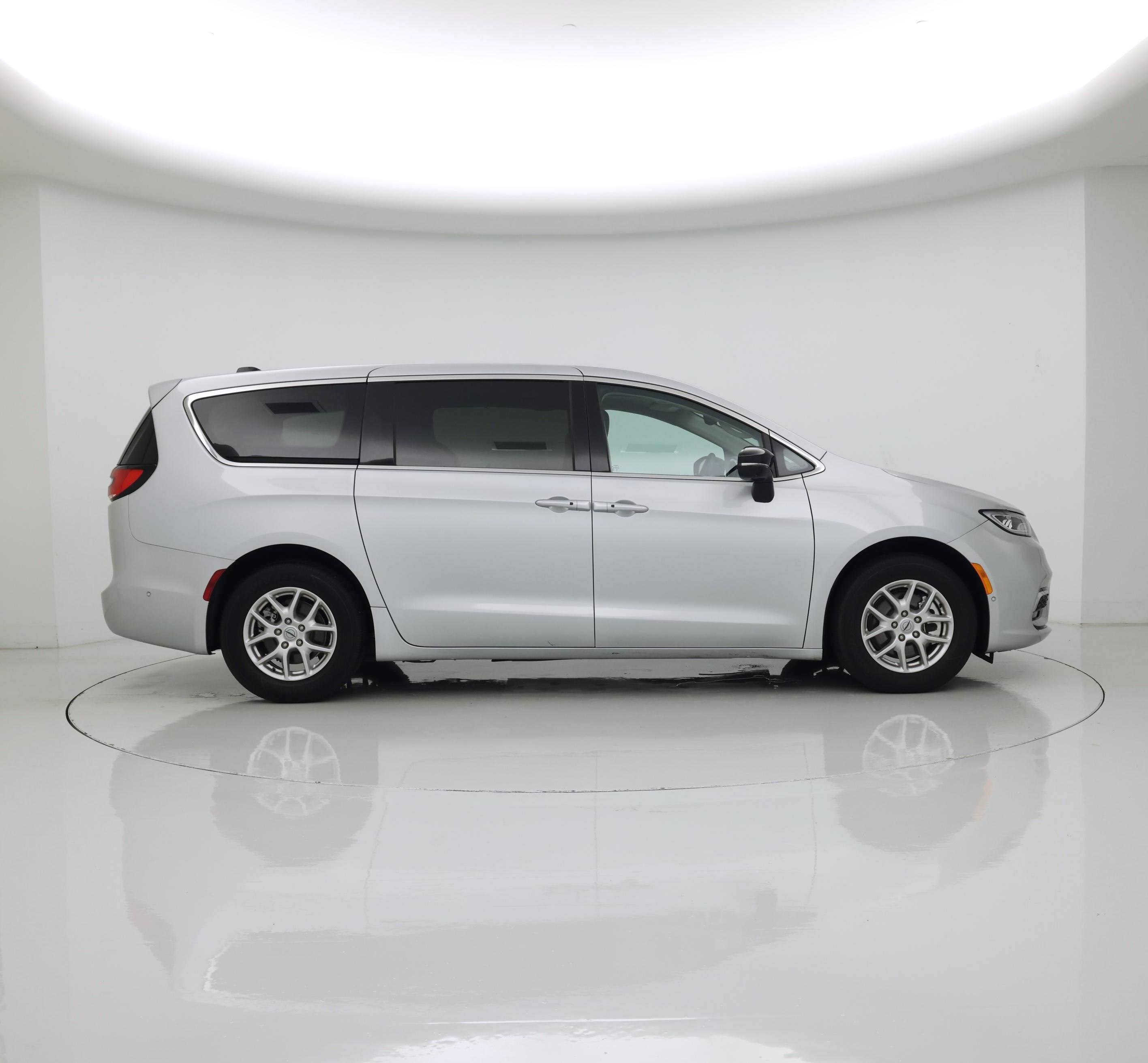 Thumbnail: 2024 Chrysler Pacifica - 7