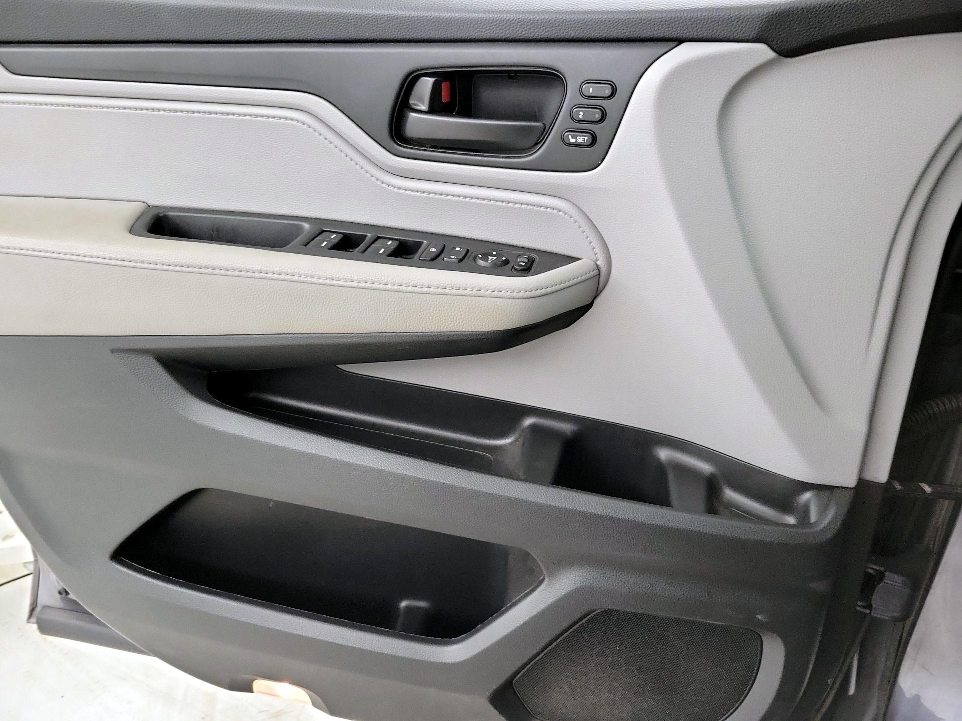 Thumbnail: 2021 Honda Odyssey - 12