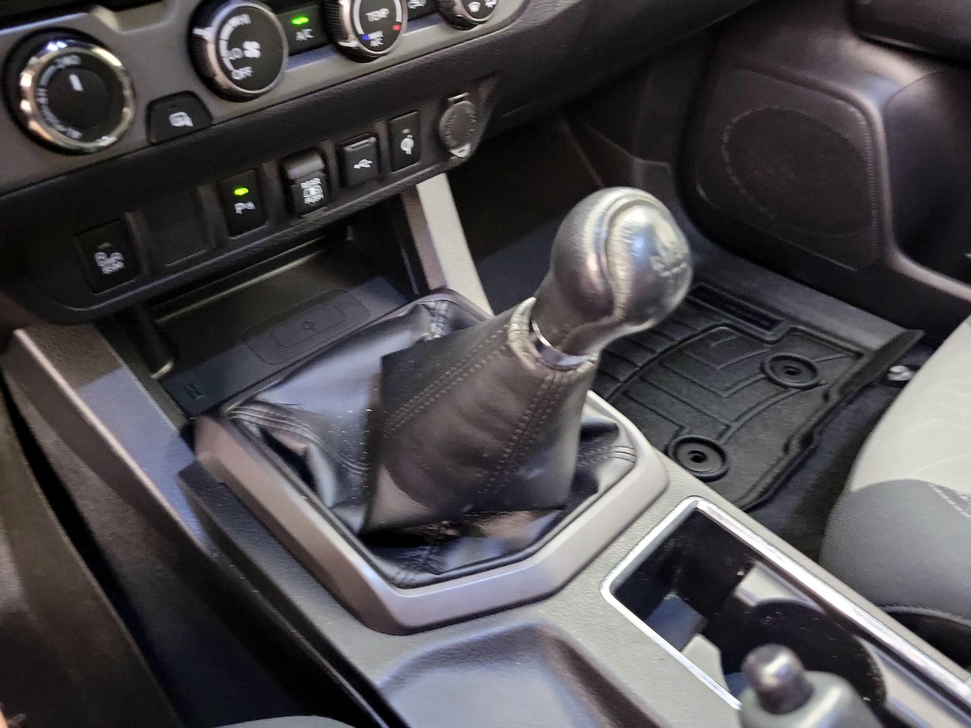 Thumbnail: 2020 Toyota Tacoma - 17