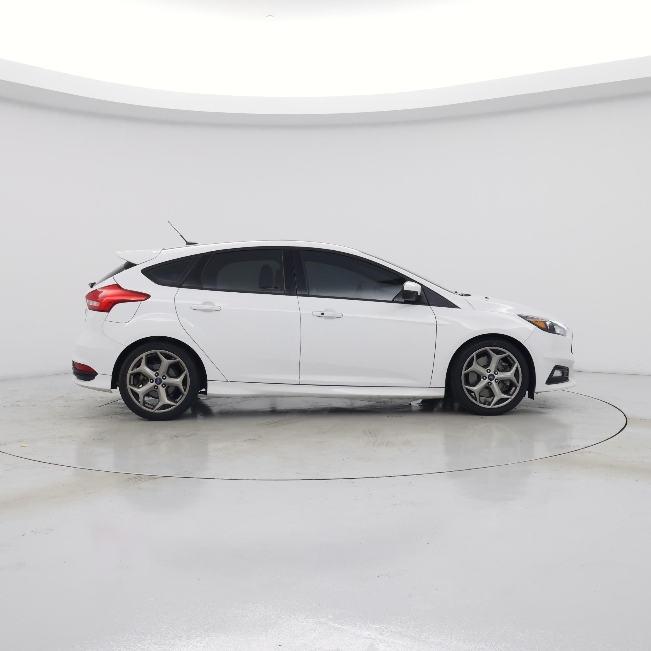 Thumbnail: 2018 Ford Focus - 7