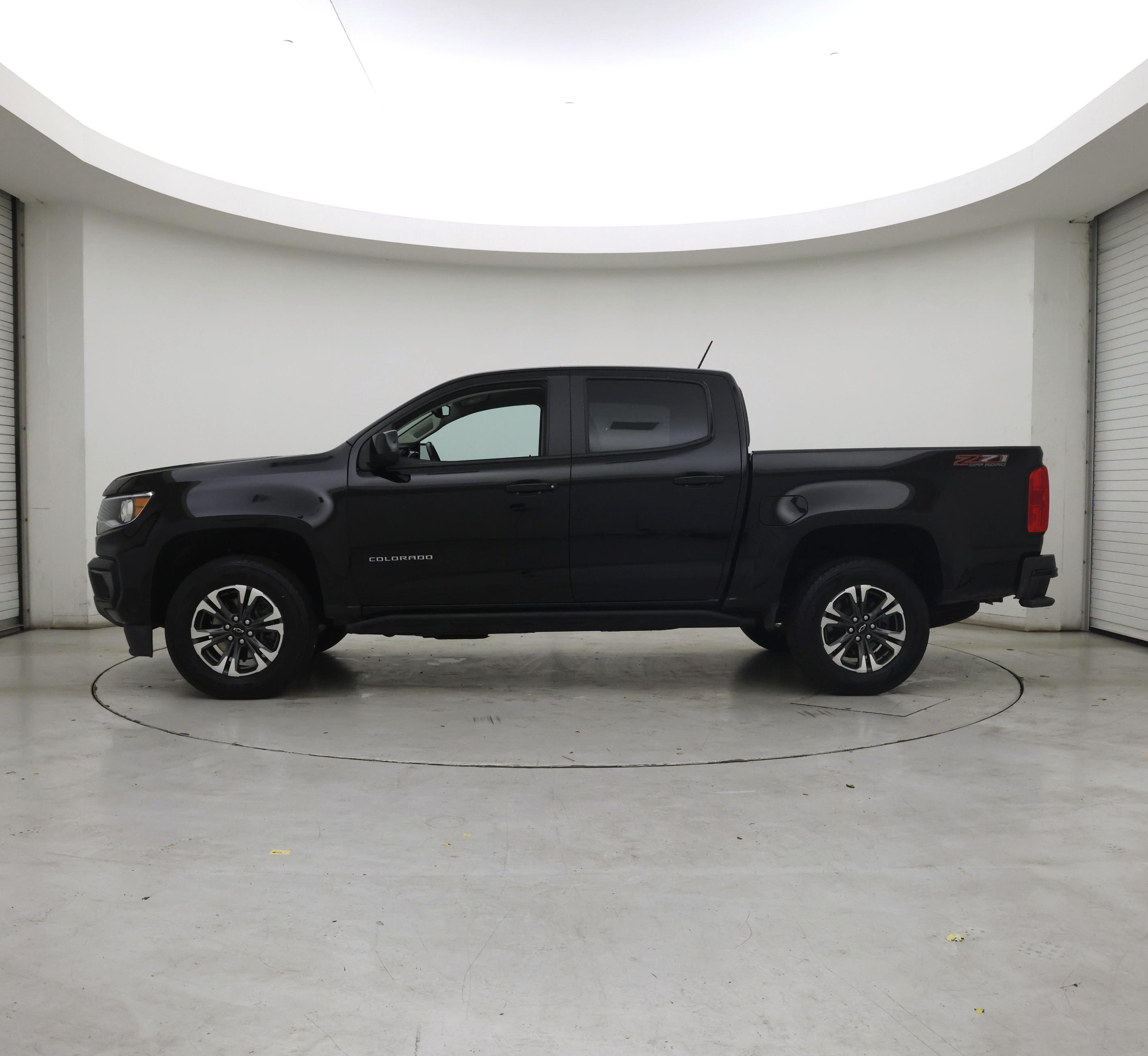 Thumbnail: 2022 Chevrolet Colorado - 3