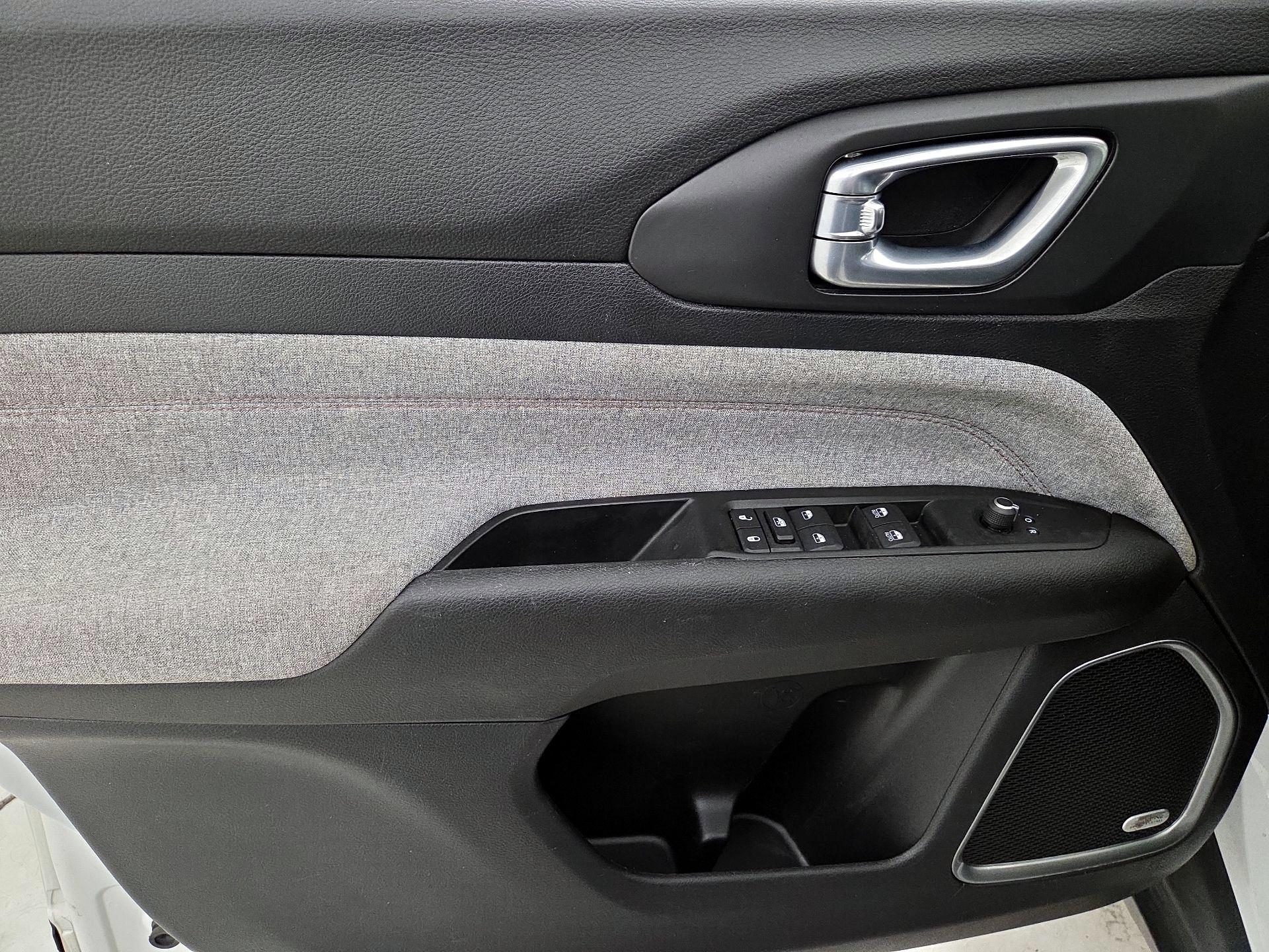 Thumbnail: 2022 Jeep Compass - 12
