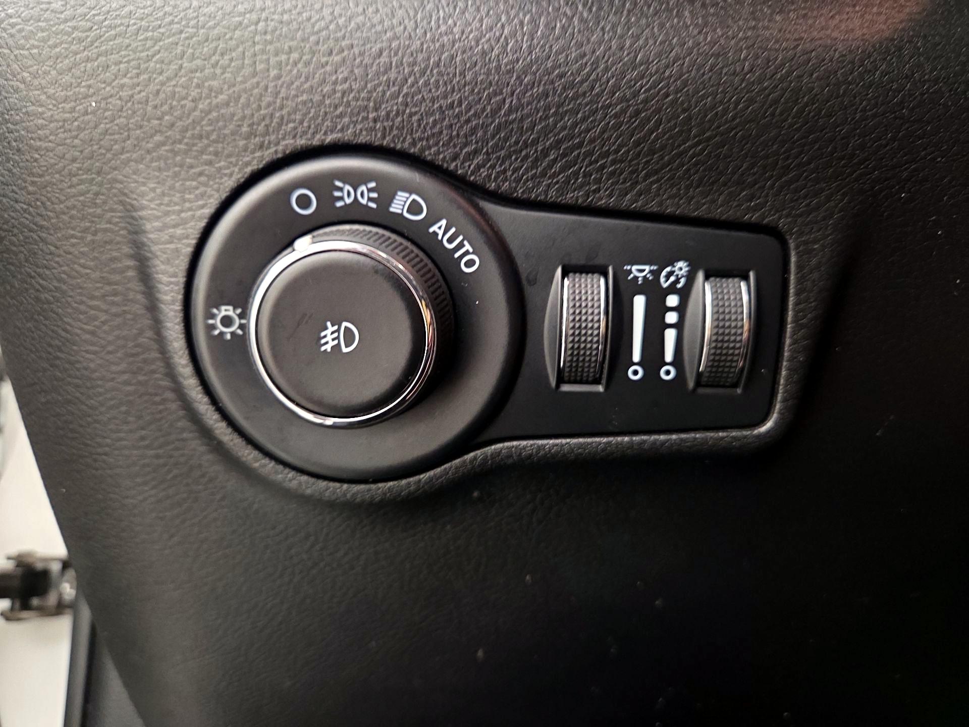 Thumbnail: 2022 Jeep Compass - 13