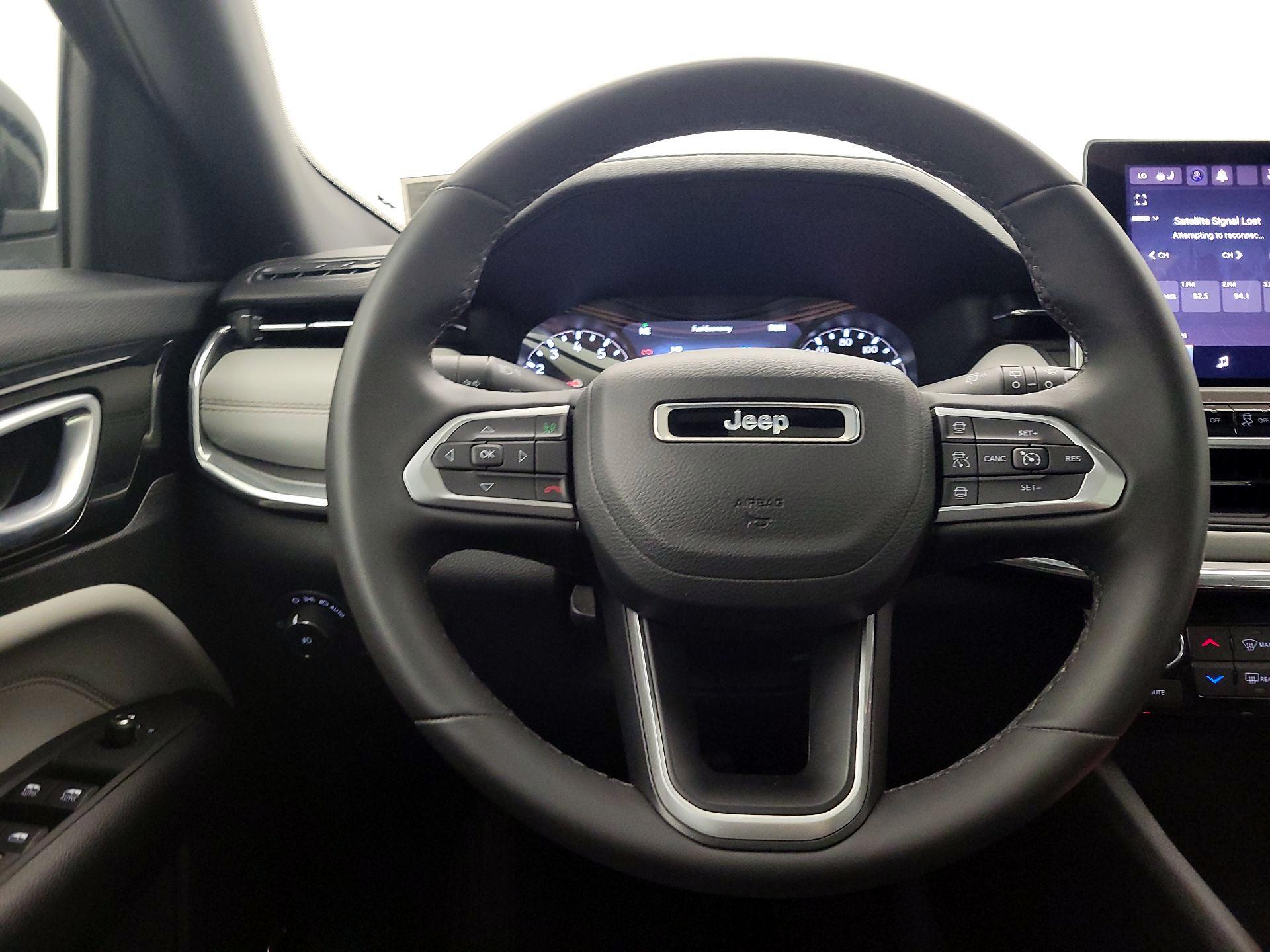 Thumbnail: 2023 Jeep Compass - 10