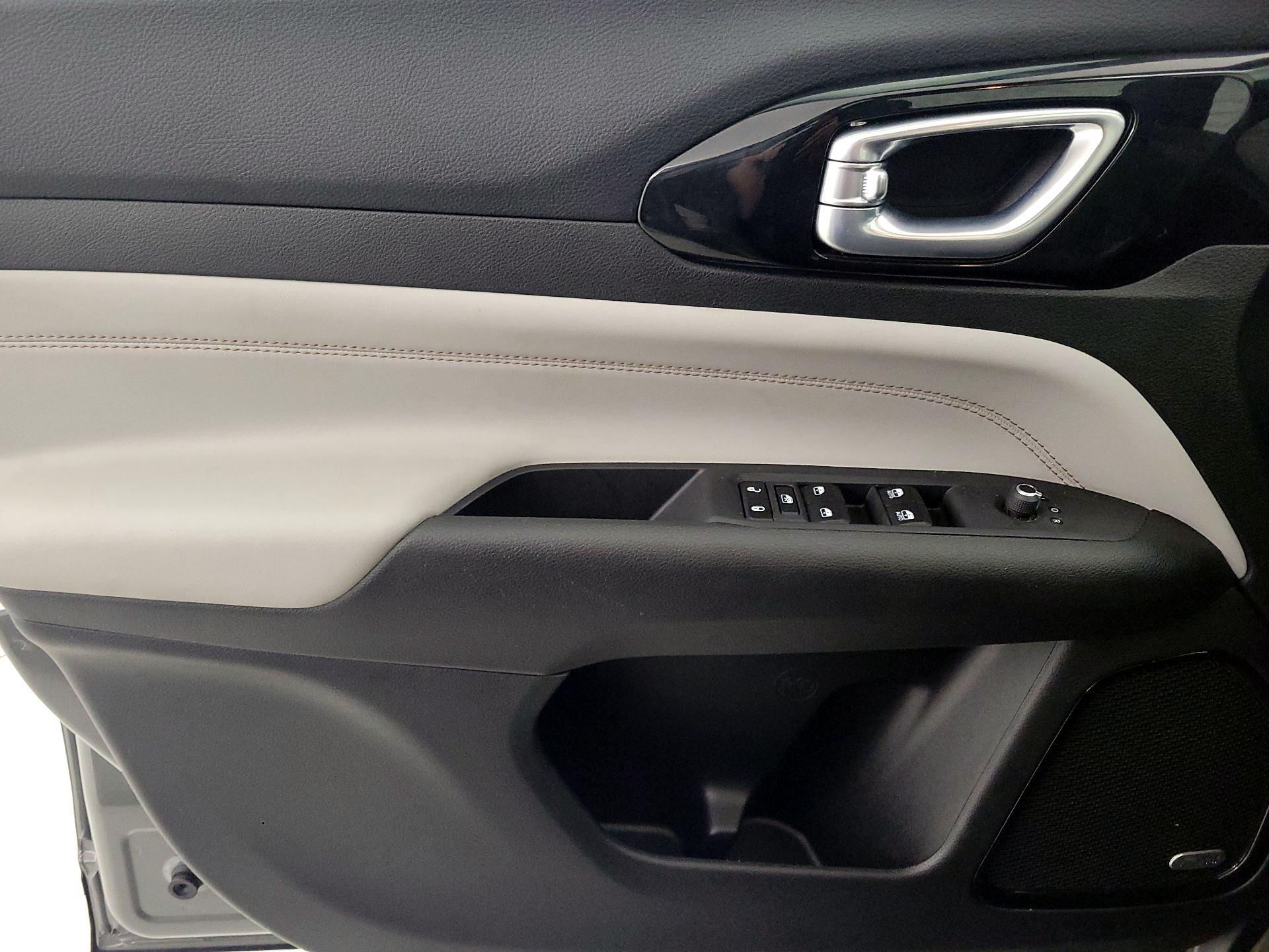 Thumbnail: 2023 Jeep Compass - 12