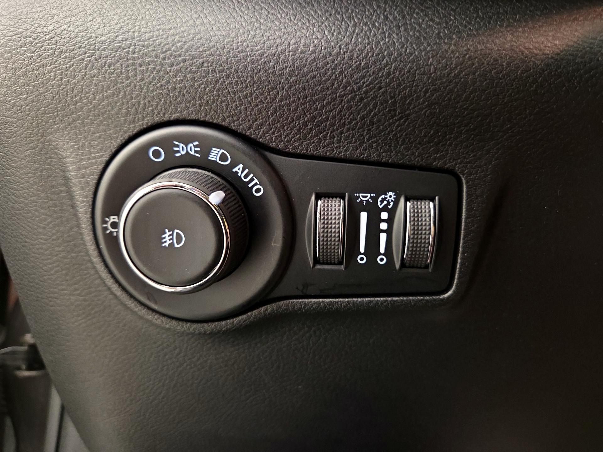 Thumbnail: 2022 Jeep Compass - 13
