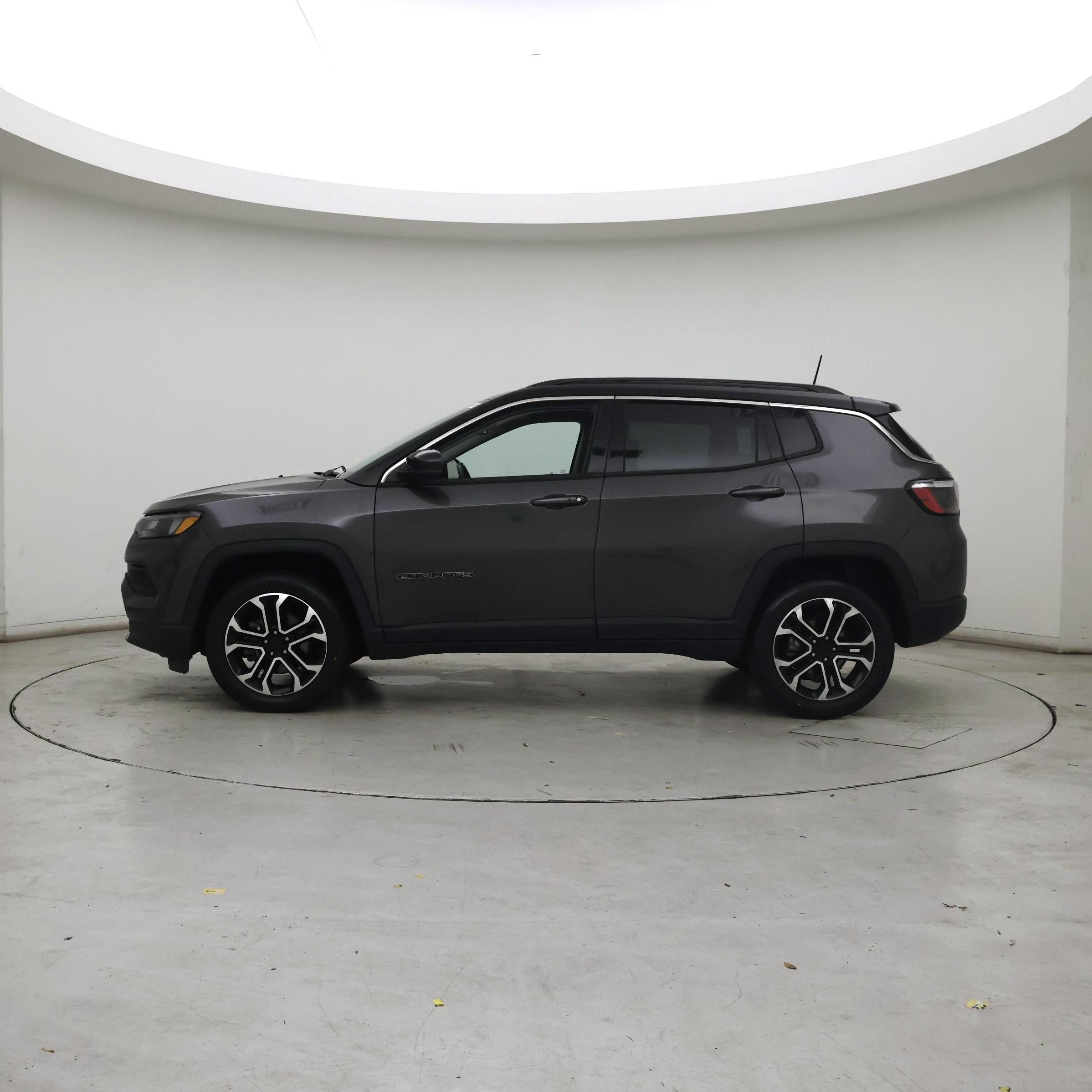 Thumbnail: 2022 Jeep Compass - 3