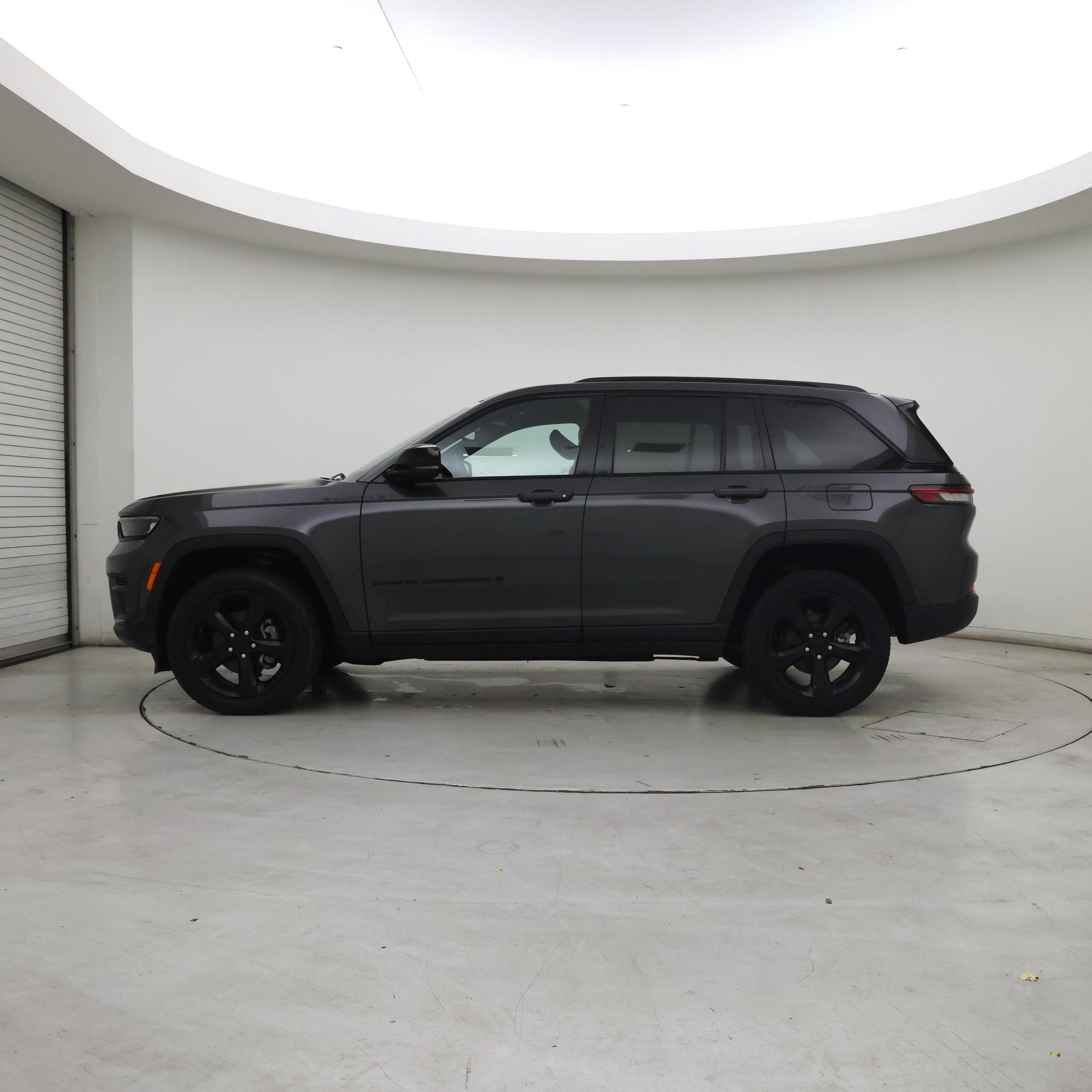 Thumbnail: 2024 Jeep Grand Cherokee - 3