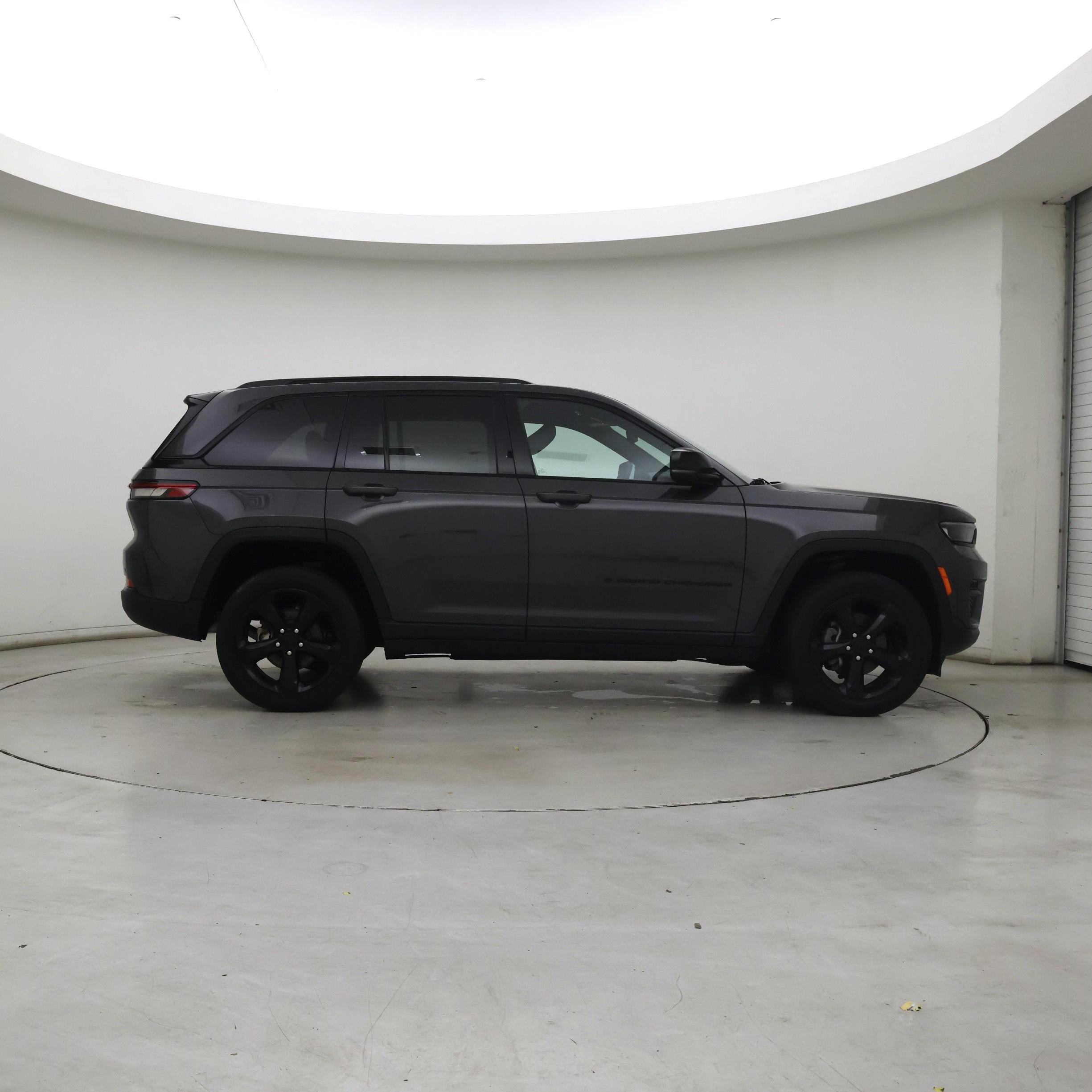 Thumbnail: 2024 Jeep Grand Cherokee - 7
