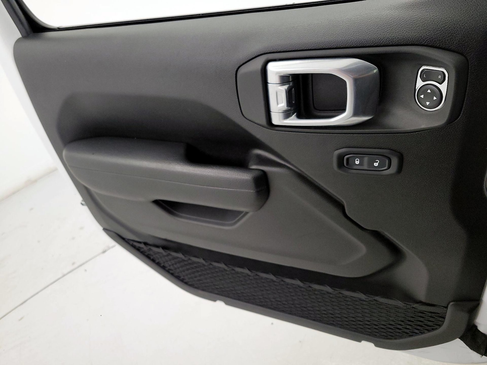 2024 Jeep Wrangler 4xe Willys 4XE - Photo 13