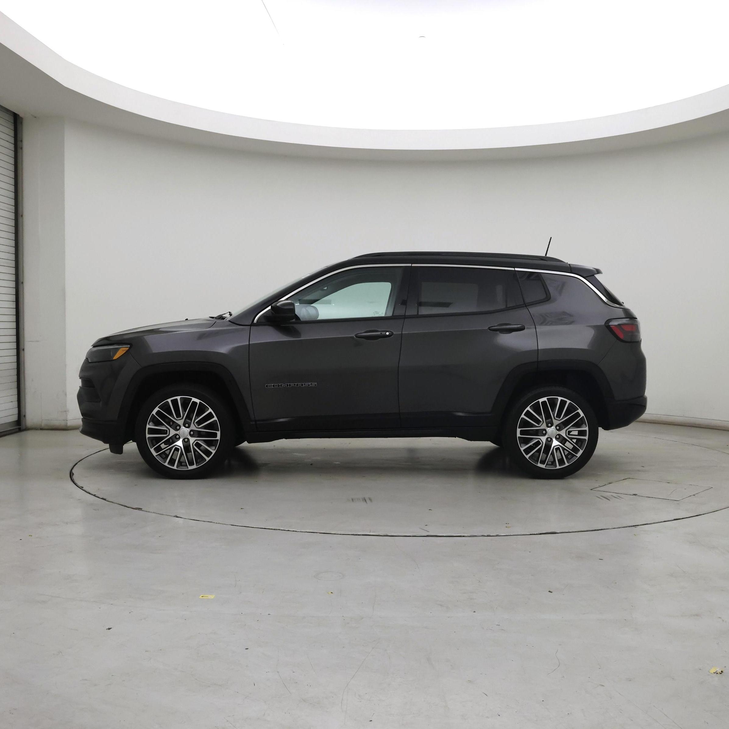 Thumbnail: 2022 Jeep Compass - 3