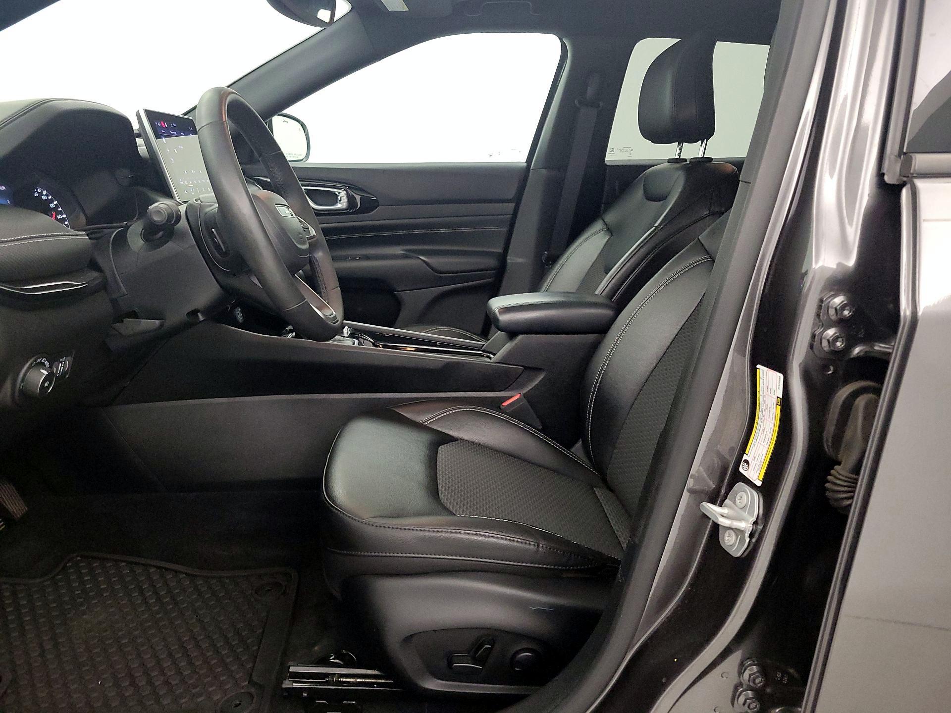 Thumbnail: 2023 Jeep Compass - 11