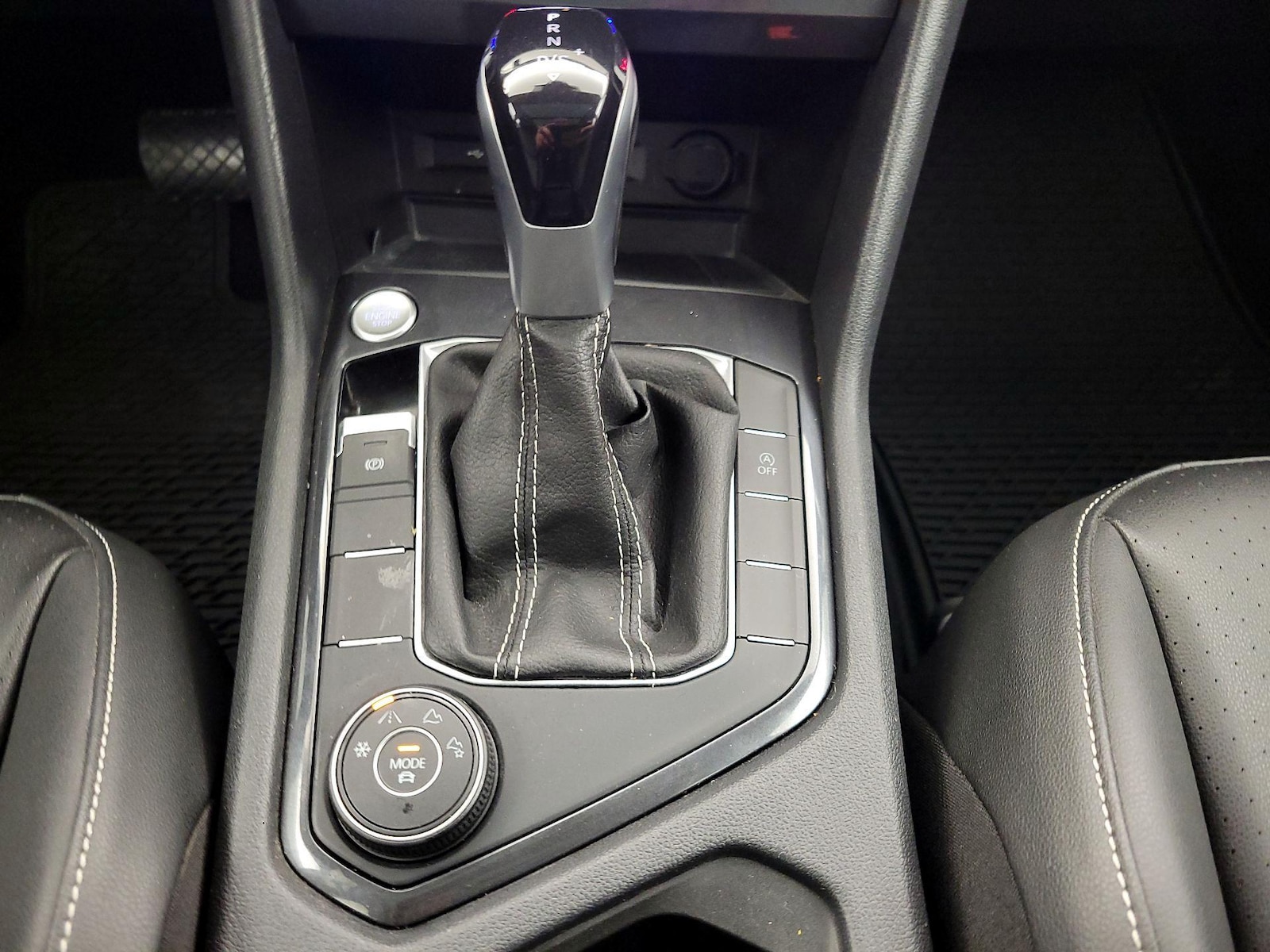 2023 Volkswagen Tiguan SE - Photo 18