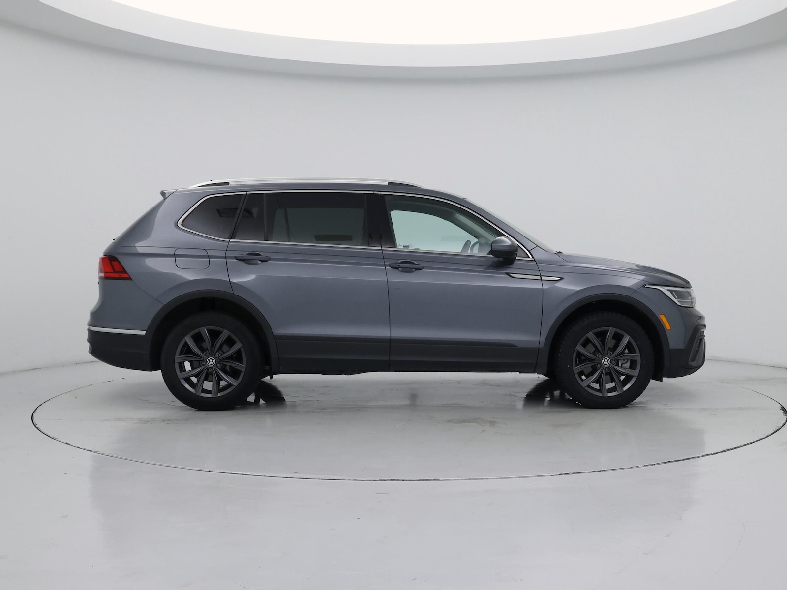 2023 Volkswagen Tiguan SE - Photo 8