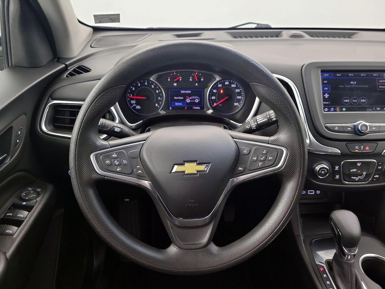 2022 Chevrolet Equinox LT - Photo 11